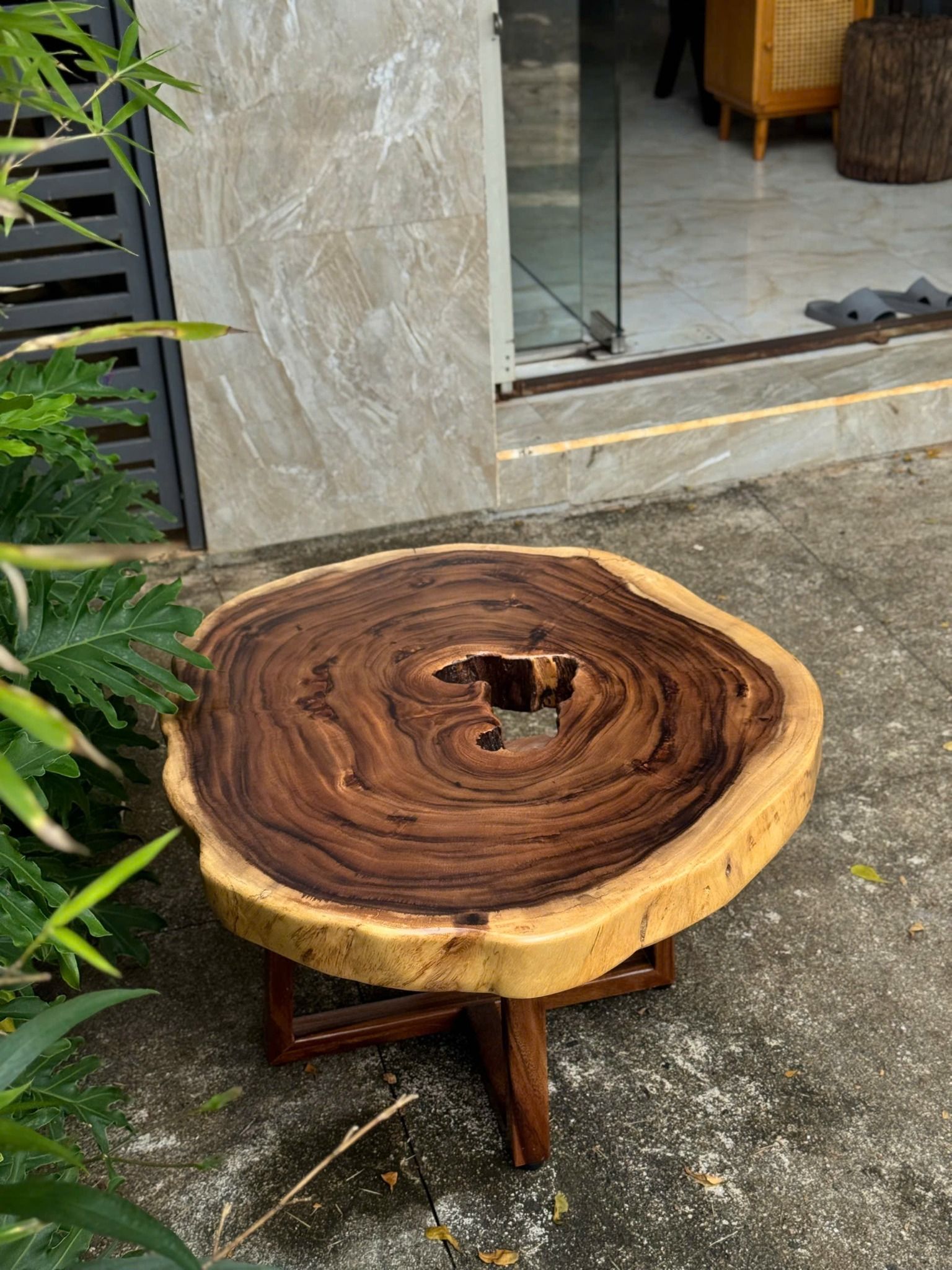 BÀN GỖ ME TÂY 86 x 77 x 8 cm