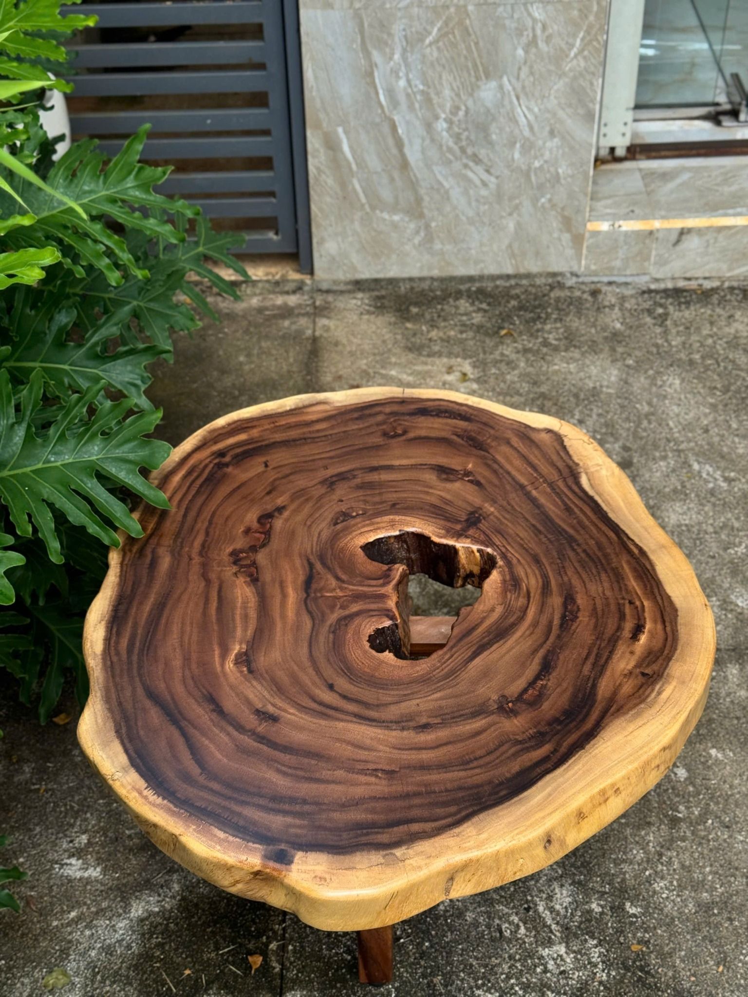 BÀN GỖ ME TÂY 86 x 77 x 8 cm