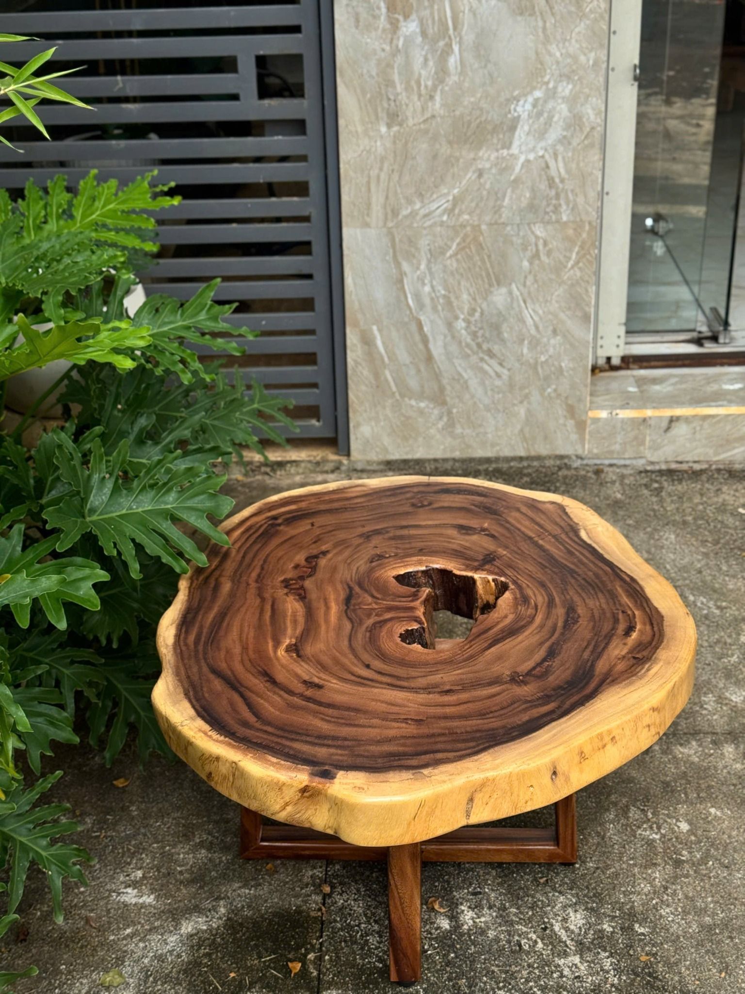 BÀN GỖ ME TÂY 86 x 77 x 8 cm