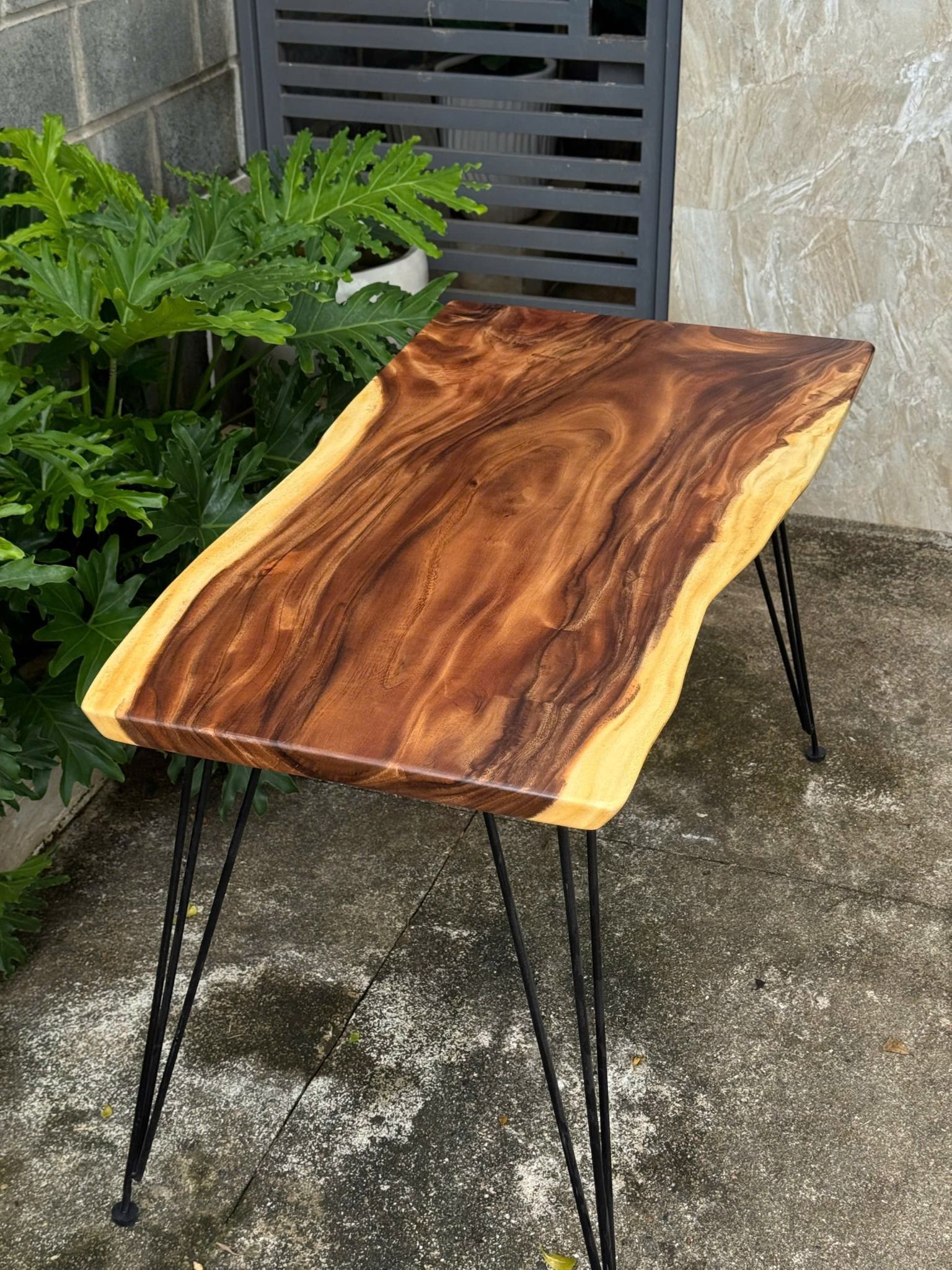 BÀN GỖ ME TÂY 120 x 58-65 x 3.5 cm