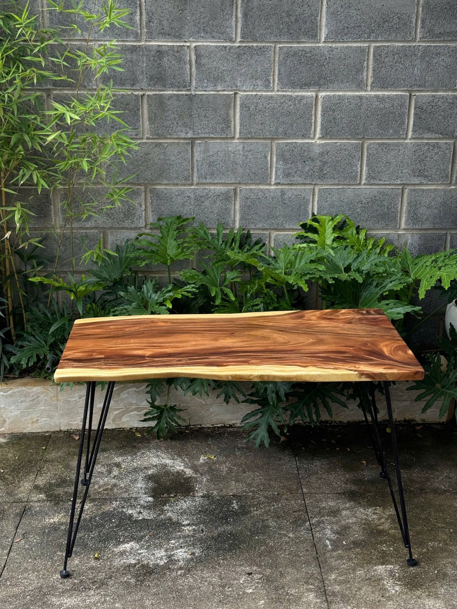 BÀN GỖ ME TÂY 120 x 58-65 x 3.5 cm