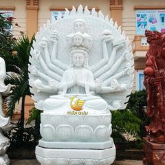 Phật Bà Quan Âm Đá Nguyên Khối Đặt Tại Công Ty