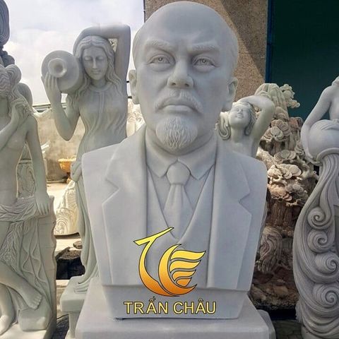 Tượng Bán Thân Chân Dung Lenin Bằng Đá Cẩm Thạch Nguyên Khối