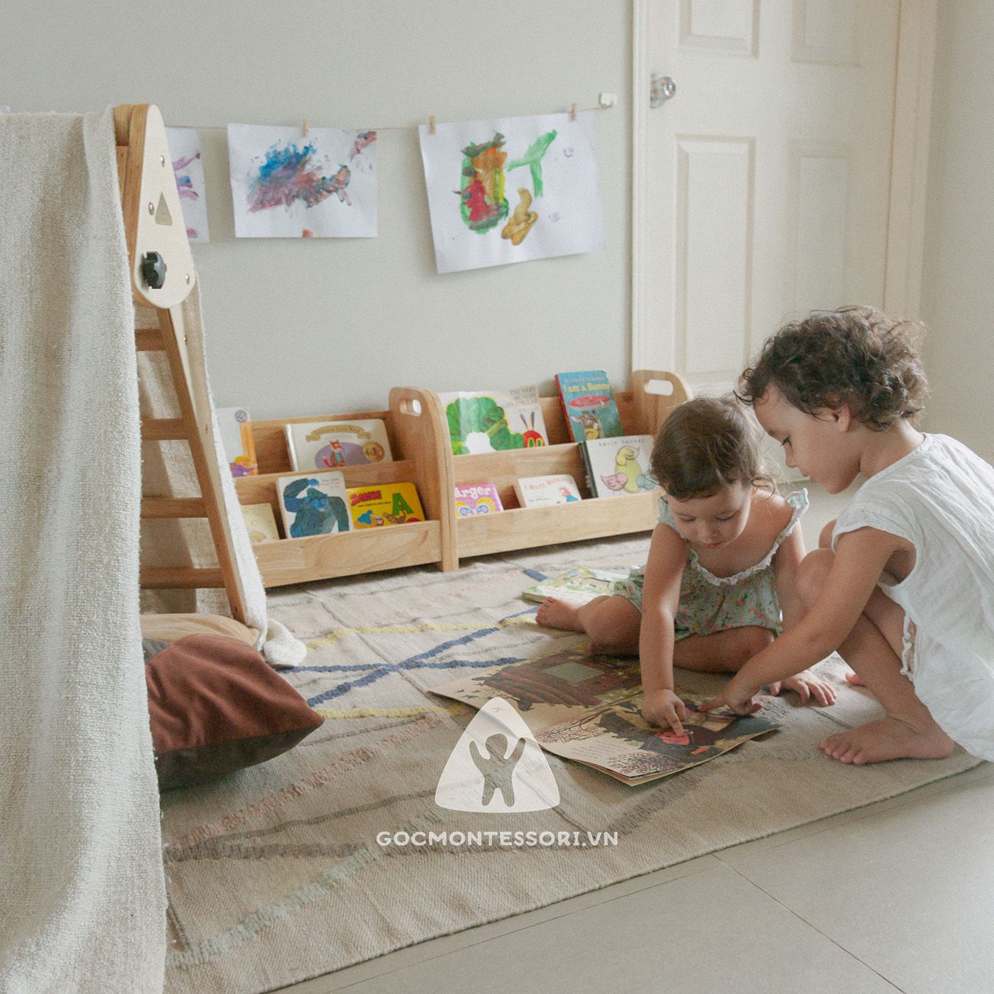 Montessori Bookshelf