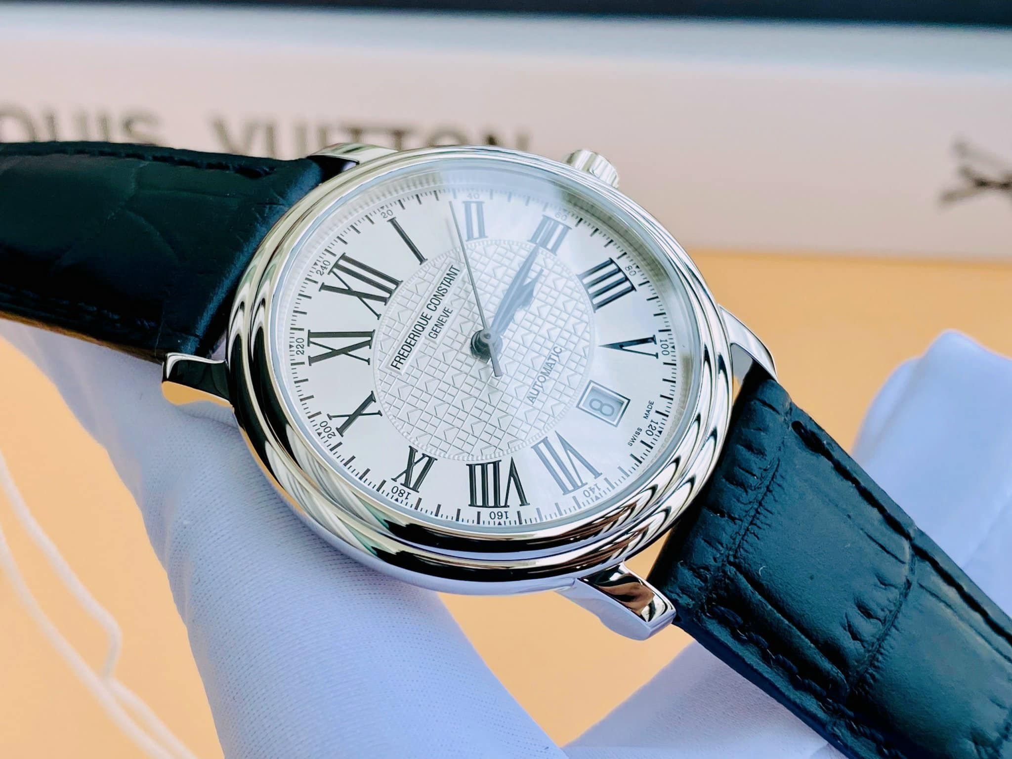 Frederique Constant FC-303M4P6 Classics Watch 40mm