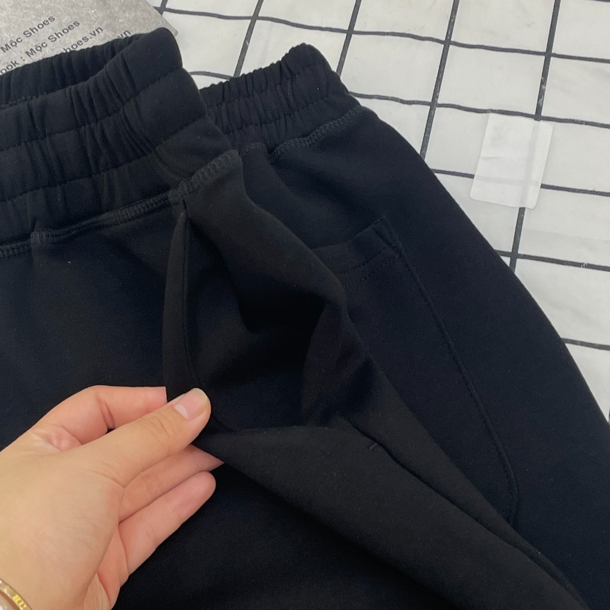 2305 - HÀNG CHÍNH HÃNG - QUẦN SHORT NEW ERA - LOGO NY NỔI - ĐEN - CODE 14187414