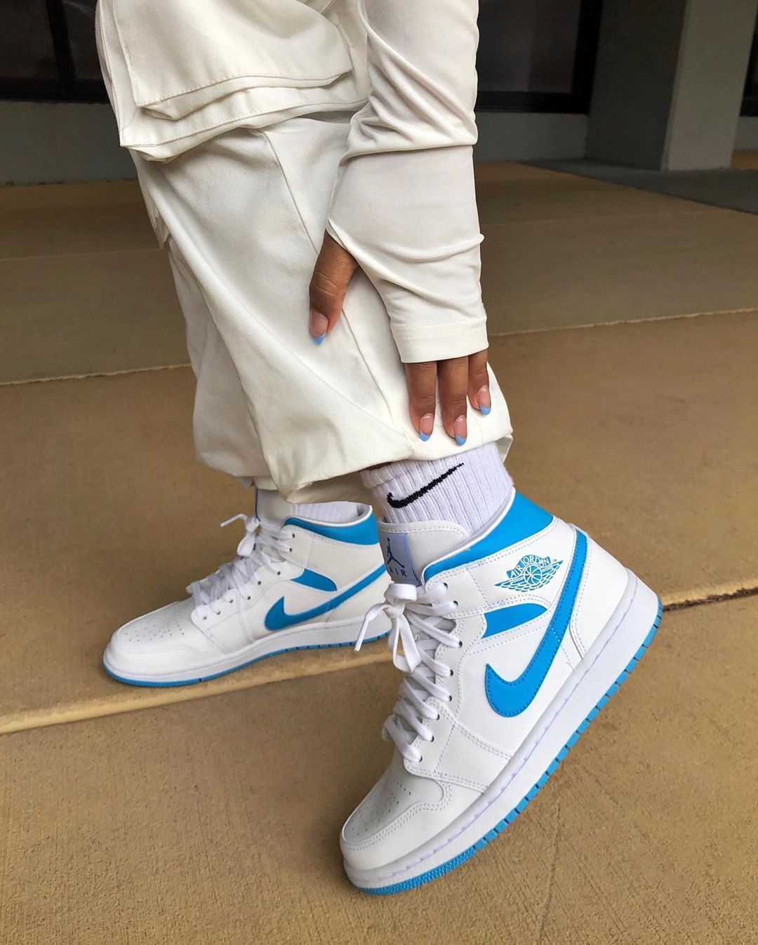 0096 - HÀNG CHÍNH HÃNG - GIÀY AIR JORDAN 1 MID