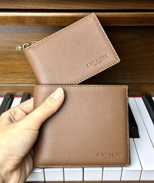1747- HÀNG CHÍNH HÃNG - Ví Coach Ngắn 850K *2024*