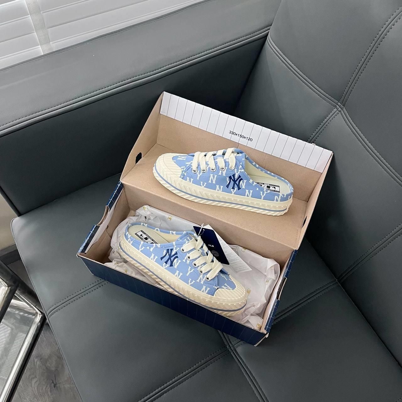 0402 - HÀNG CHÍNH HÃNG - GIÀY MULE ĐẠP GÓT Monogram Màu BLUE MONOGRAM - MONO BLUE - CODE 3AMUM212N-50BLL
