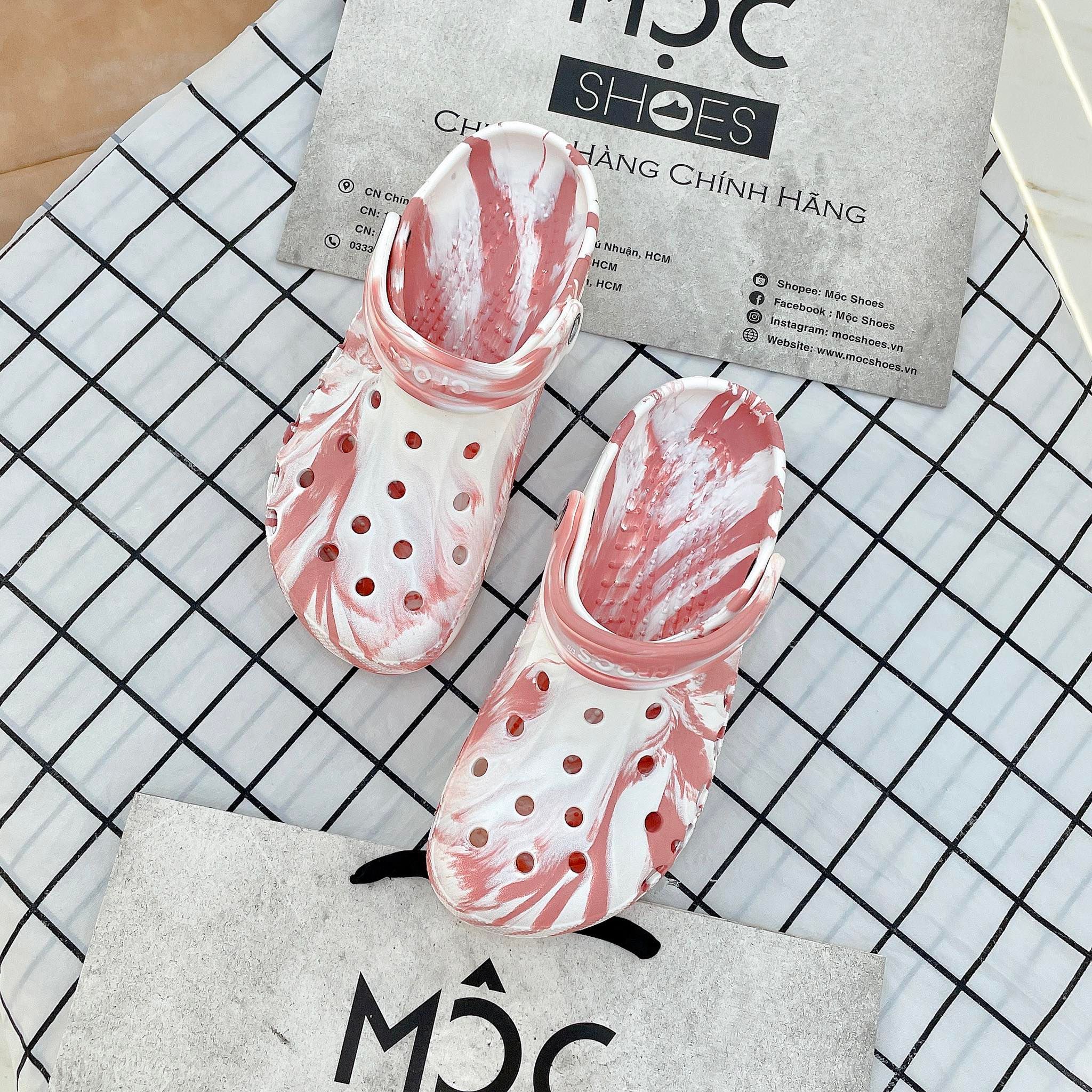 2319 - HÀNG CHÍNH HÃNG - GIÀY CLOG UNISEX CROCS BAYA - DÂU TÂY LOANG