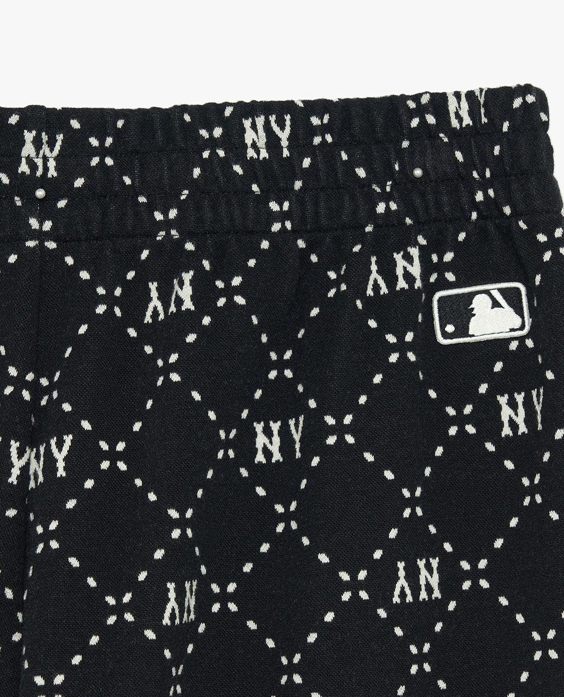 1653 - HÀNG CHÍNH HÃNG - QUẦN JOGGER UNISEX LƯNG THUN DIAMOND MONOGRAM JACQUARD
