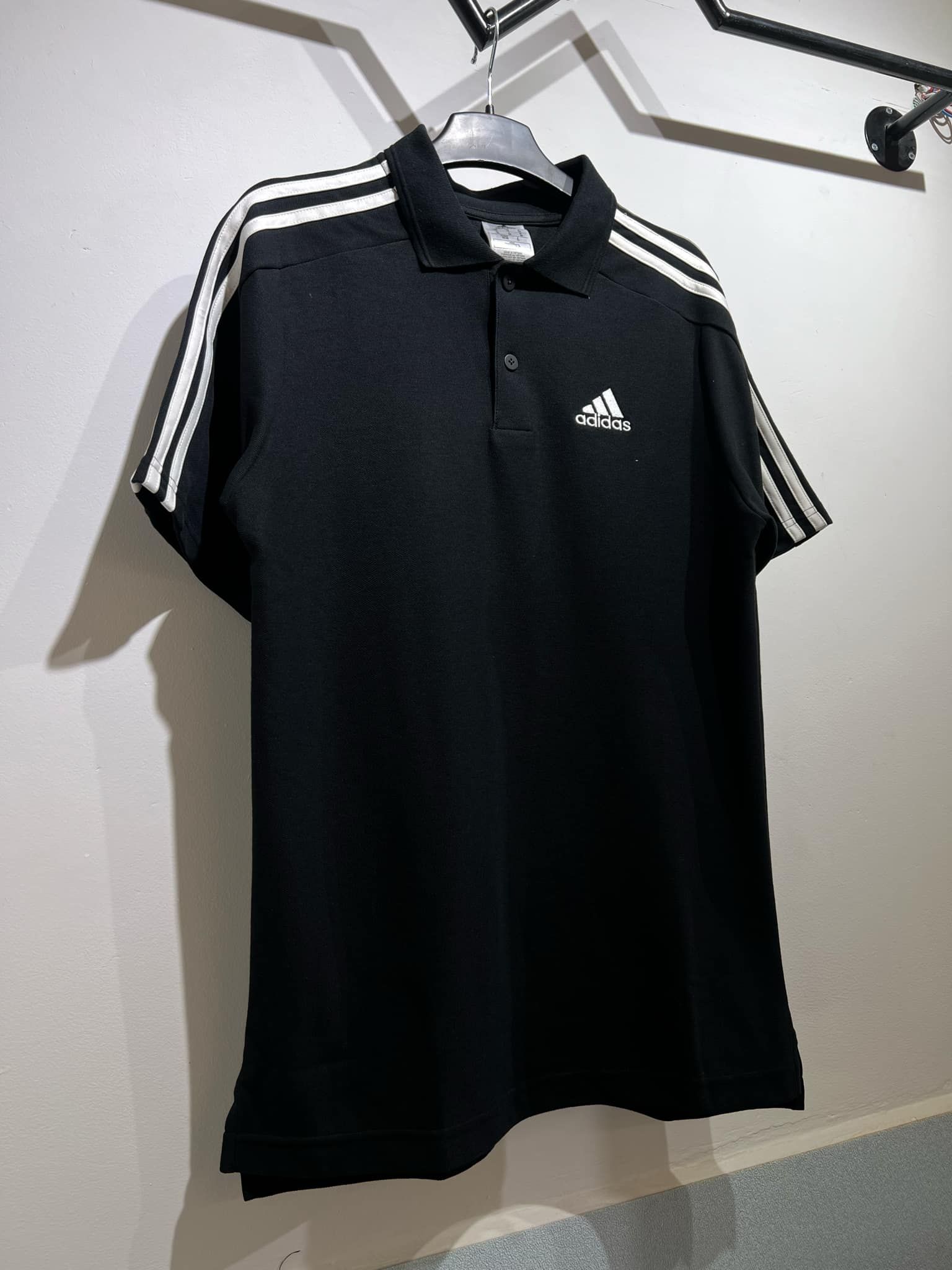 2566 - HÀNG CHÍNH HÃNG - ÁO ADIDAS POLO 2 SỌC LOGO NHỎ ĐEN - * BLACK * CODE : IC9310