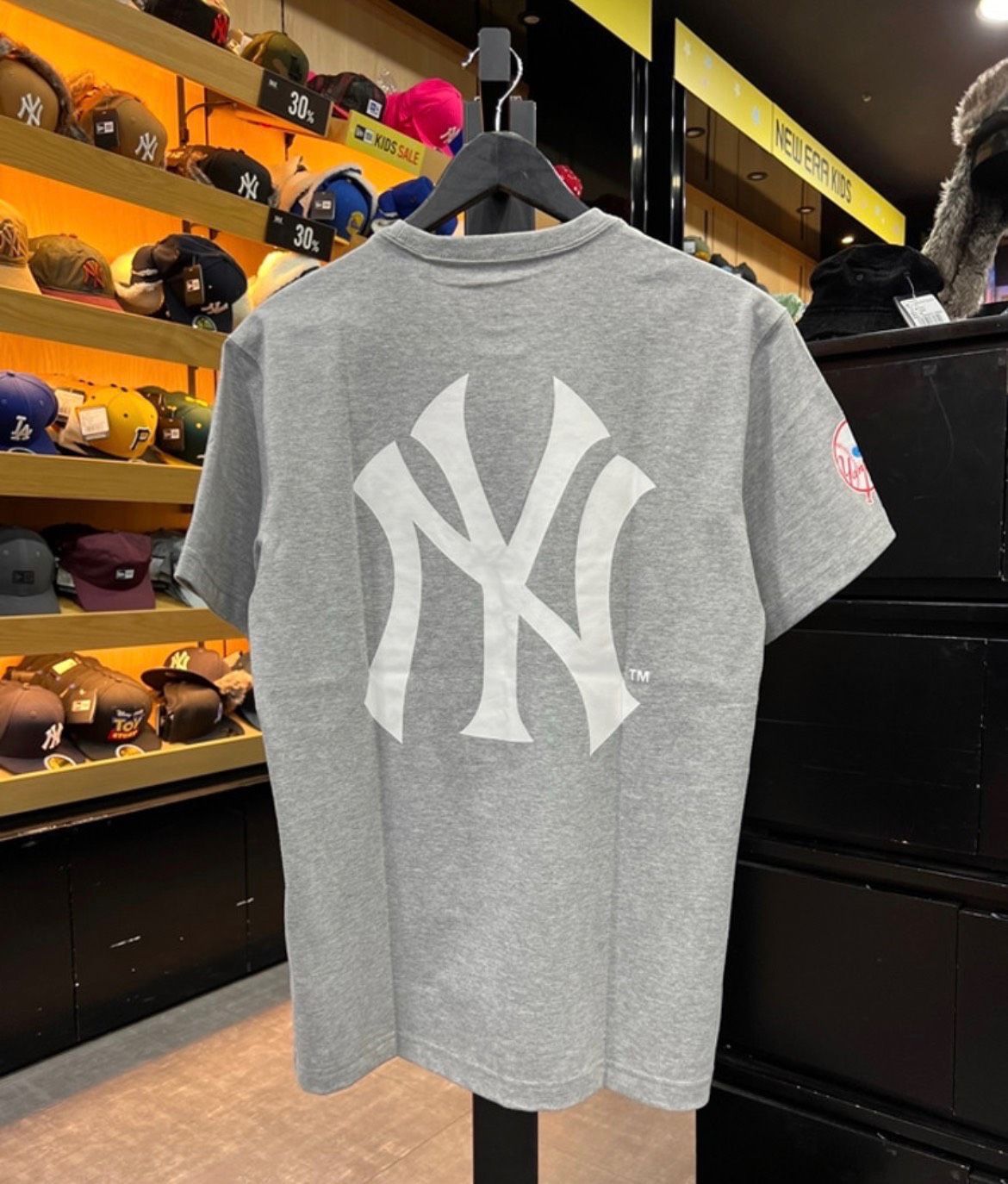 0714 - HÀNG CHÍNH HÃNG - ÁO THUN NEW ERA - BÓNG CHÀY NY XÁM - *GREY* - Code: 12592396