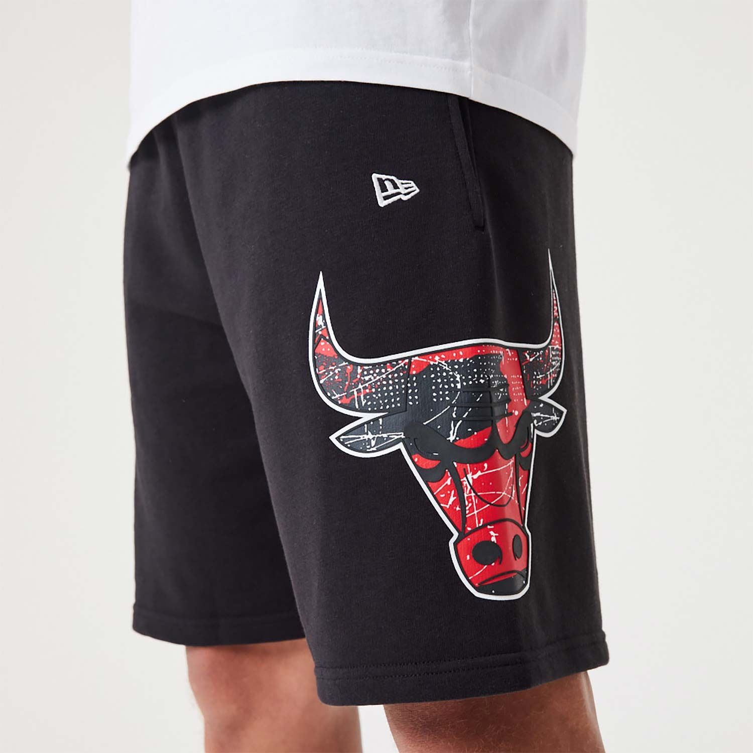 1172 - HÀNG CHÍNH HÃNG - QUẦN SHORT THUN NEW ERA - CHICAGO BULLS NBA TEAM - ĐEN - CODE: 60332213