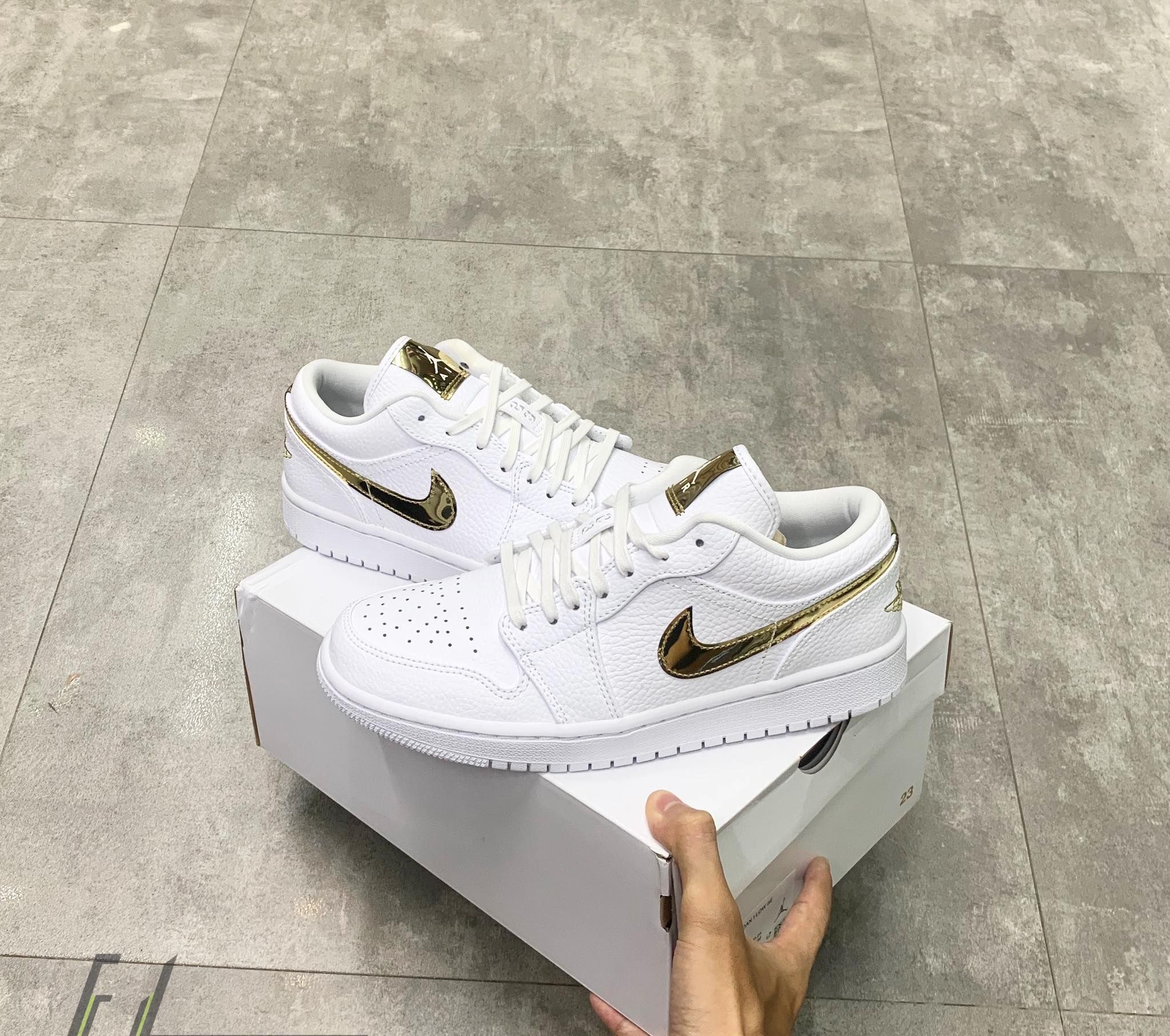 0097 - HÀNG CHÍNH HÃNG - GIÀY AIR JORDAN 1 LOW