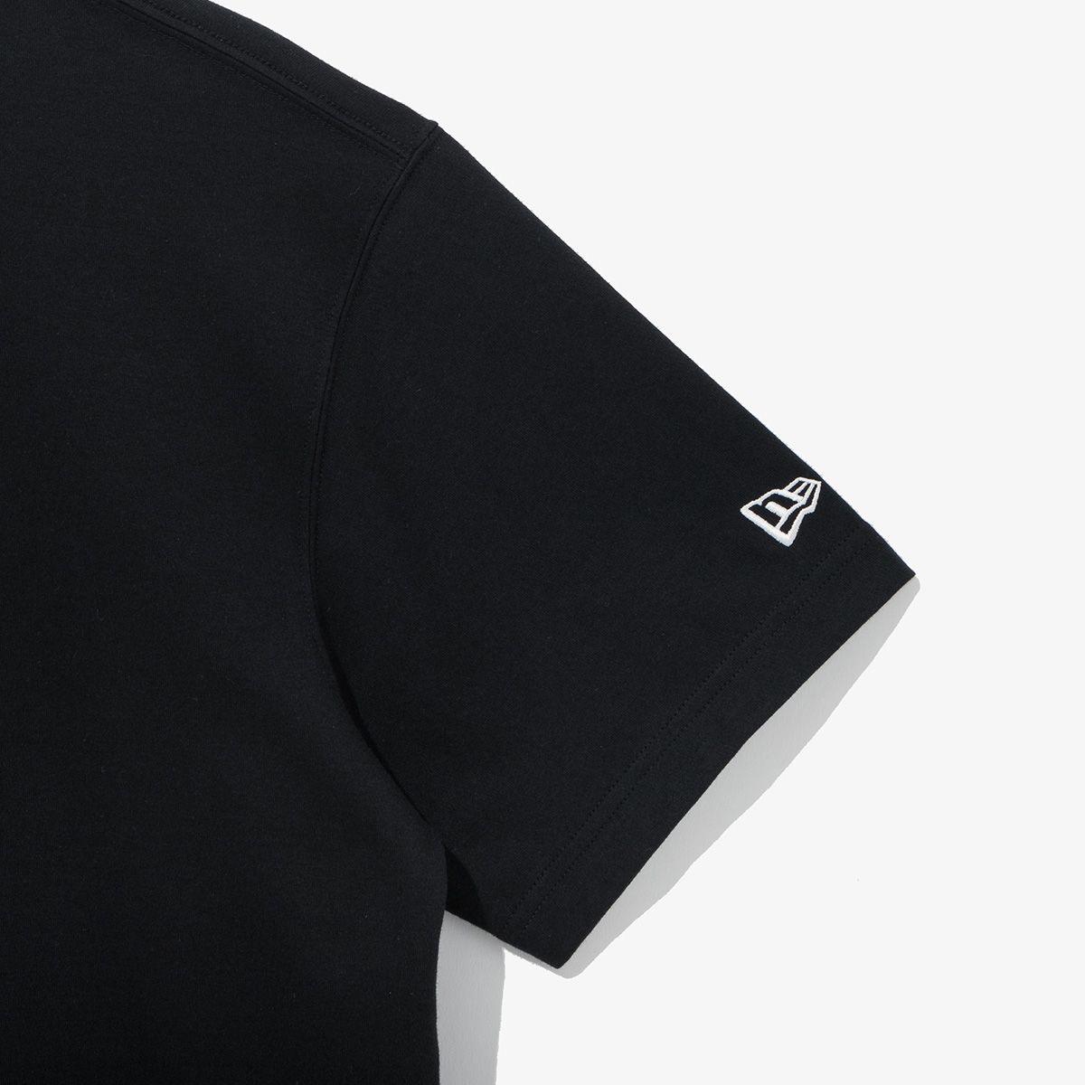 0685 - HÀNG CHÍNH HÃNG - ÁO THUN NEW ERA x BTS - LA