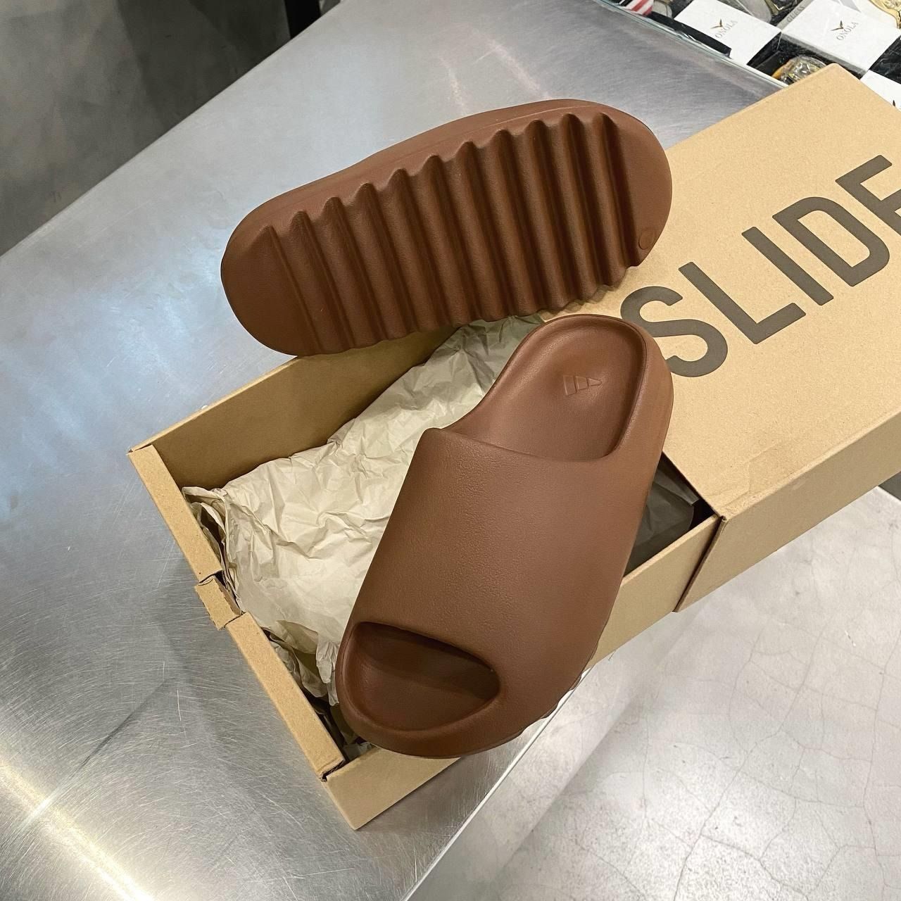 1100 - HÀNG CHÍNH HÃNG - DÉP Adidas Yeezy Slide ' FLAX ' - CODE : FZ5896