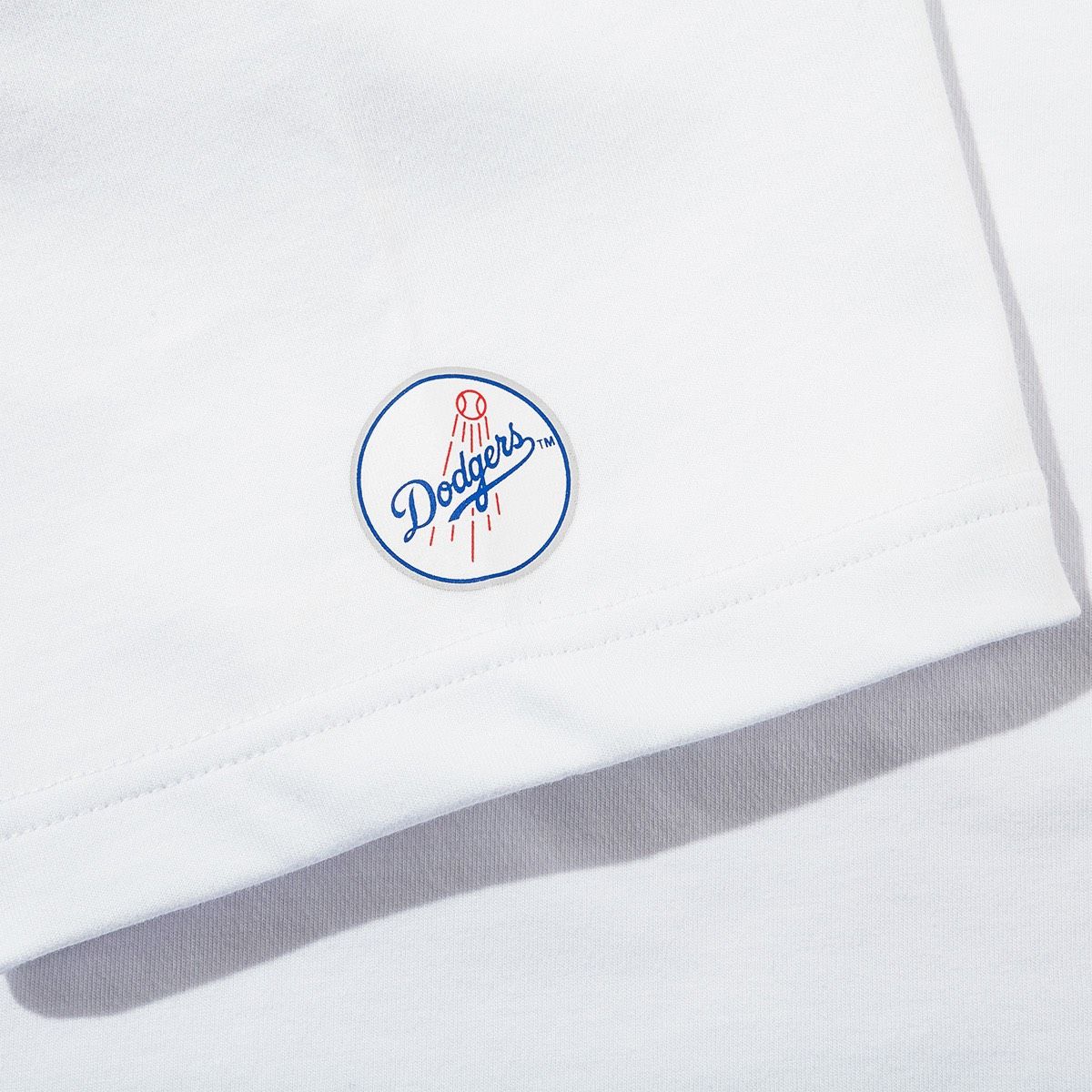 0680 - HÀNG CHÍNH HÃNG - ÁO THUN NEW ERA - GRAVITY LA TRẮNG - *WHITE* - Code: 12354520