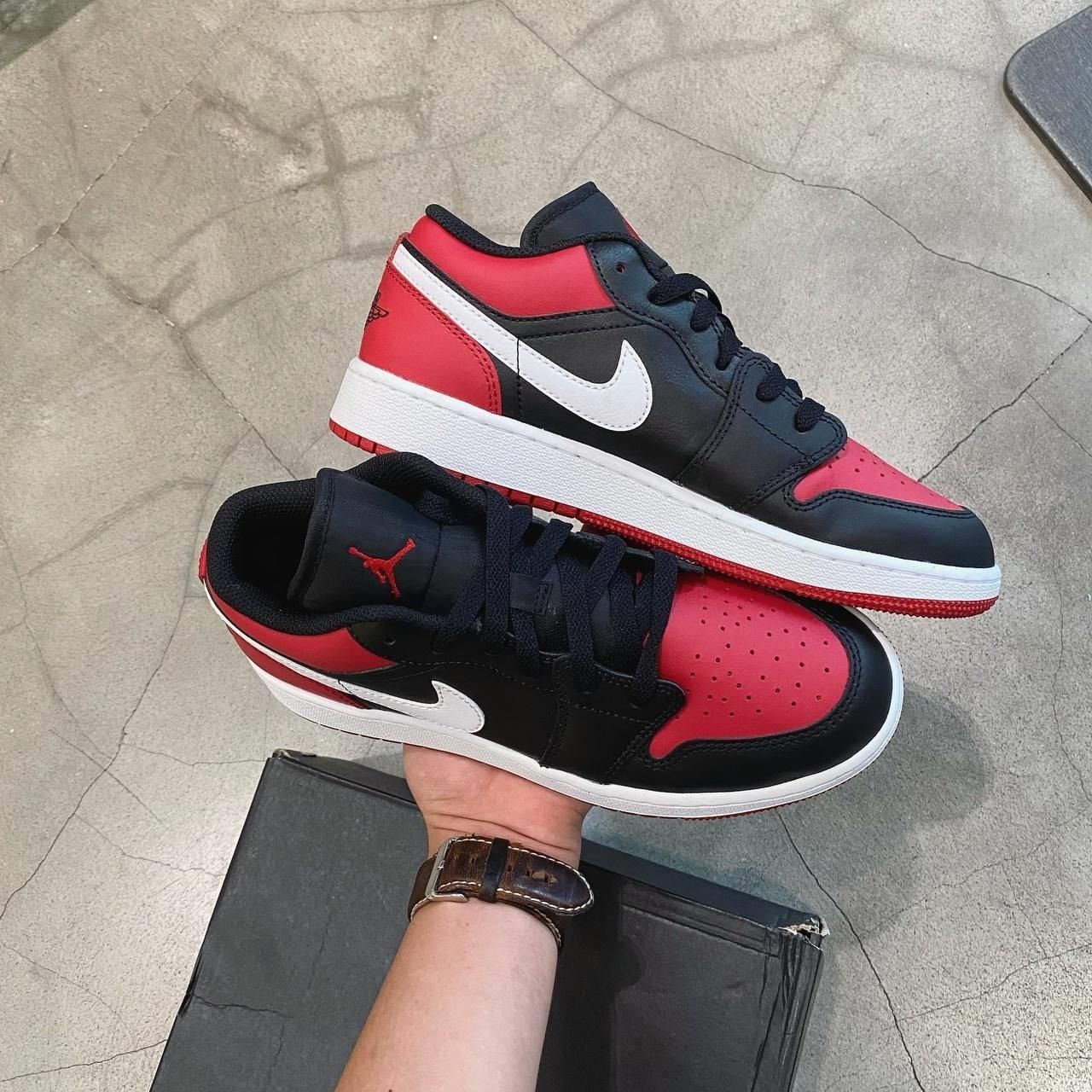 1518 - HÀNG CHÍNH HÃNG - GIÀY NIKE AIR JORDAN 1