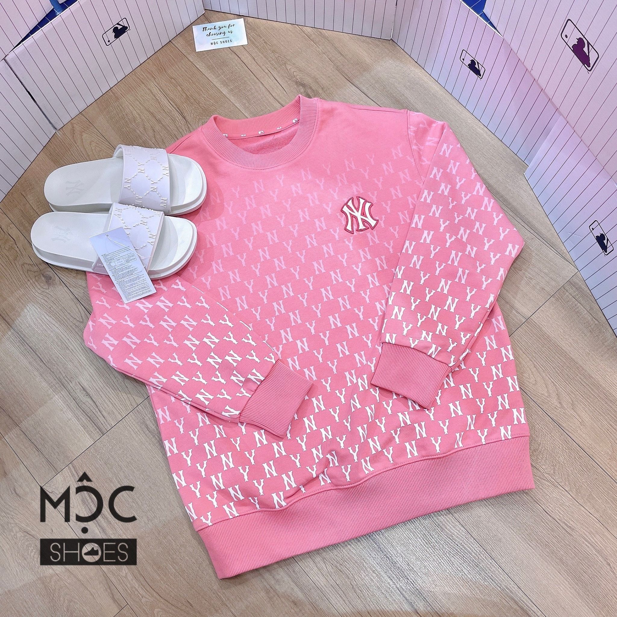 0820 - HÀNG CHÍNH HÃNG - ÁO SWEATER MLB MONOGRAM GRADATION ALLOVER OVERFIT NEW YORK YANKEES --- MÀU HỒNG PINK - Code : 3AMTM1024-50COS