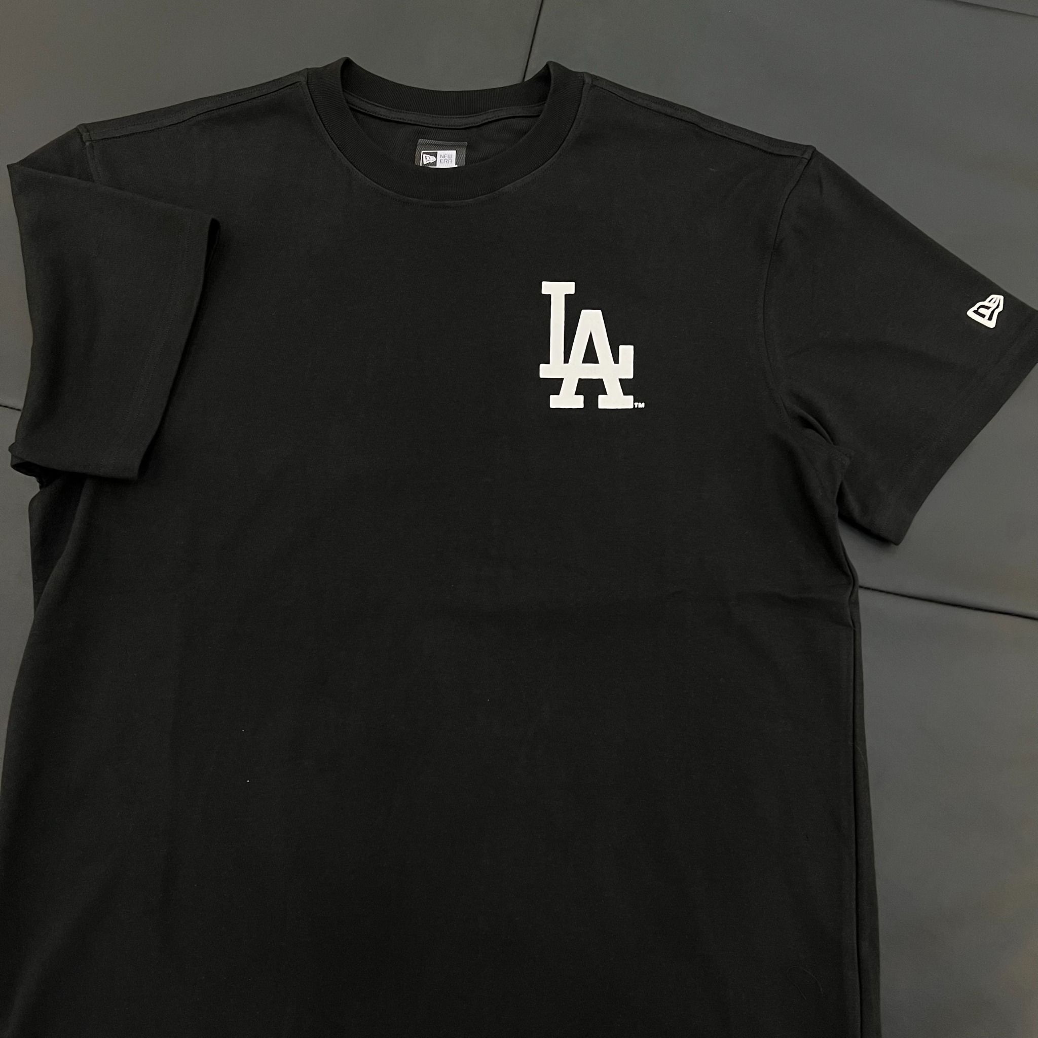 0728 - HÀNG CHÍNH HÃNG - ÁO THUN NEW ERA - HOTDOG ĐEN - *BLACK* - Code: 12715377