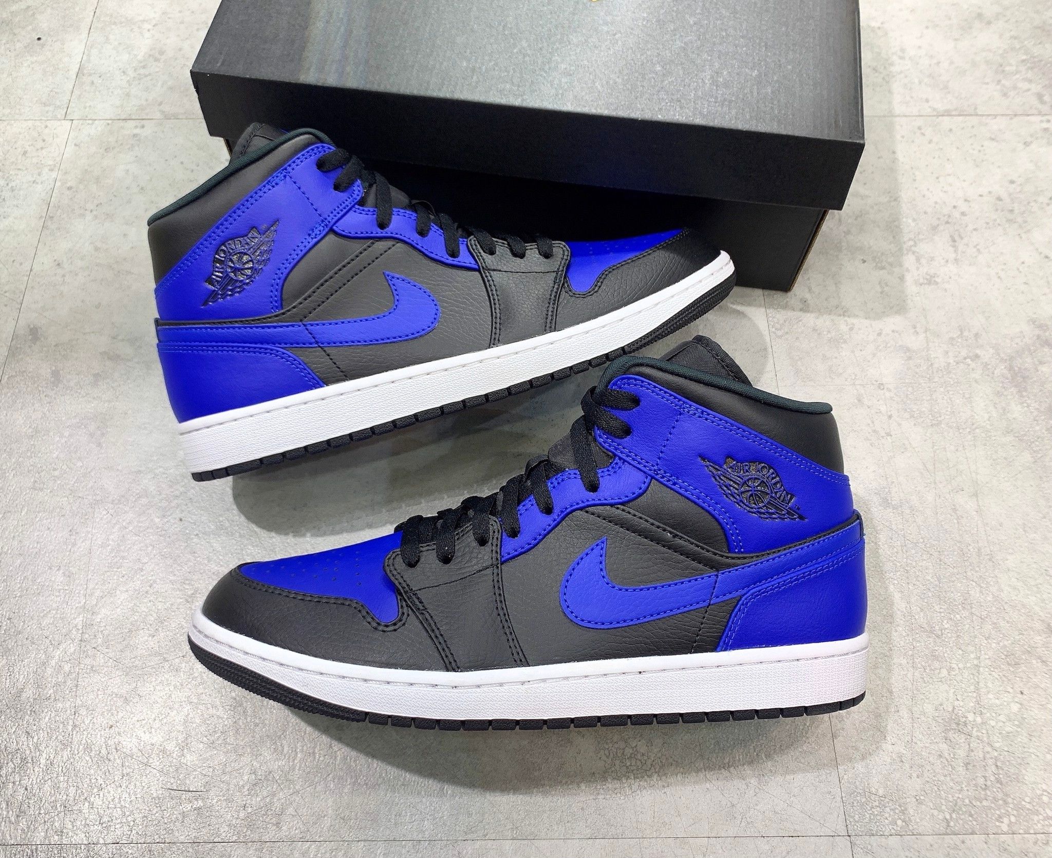 0023 - HÀNG CHÍNH HÃNG - GIÀY AIR JORDAN 1 MID - HYPER ROYAL - *BLACK/HYPER ROYAL - WHITE* - 2021** - Code: 554724-077