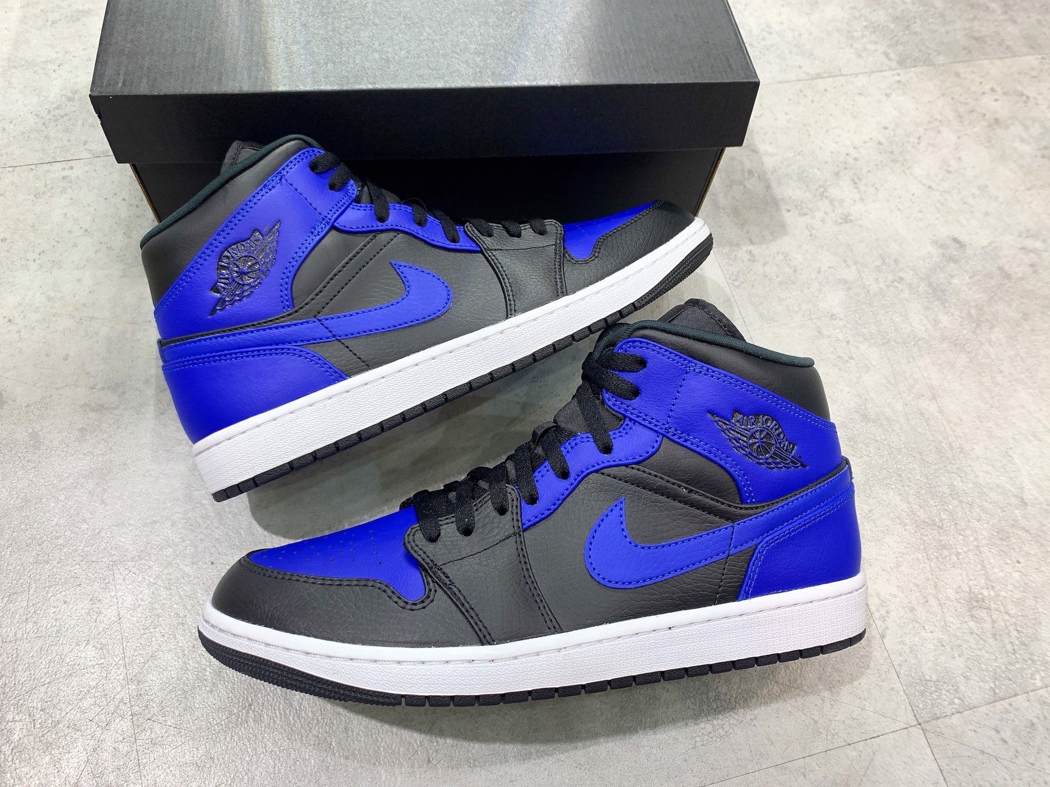 0023 - HÀNG CHÍNH HÃNG - GIÀY AIR JORDAN 1 MID - HYPER ROYAL - *BLACK/HYPER ROYAL - WHITE* - 2021** - Code: 554724-077