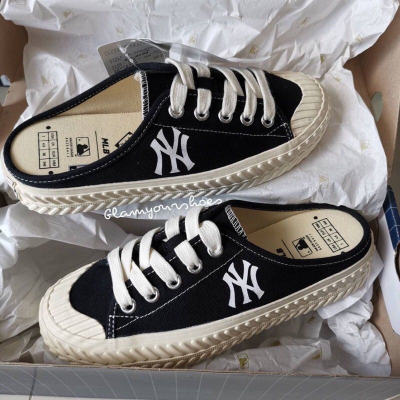 0021 - HÀNG CHÍNH HÃNG - GIÀY MULE ĐẠP GÓT - WHITE/BLACK - CODE 32SHS1011-50L-240