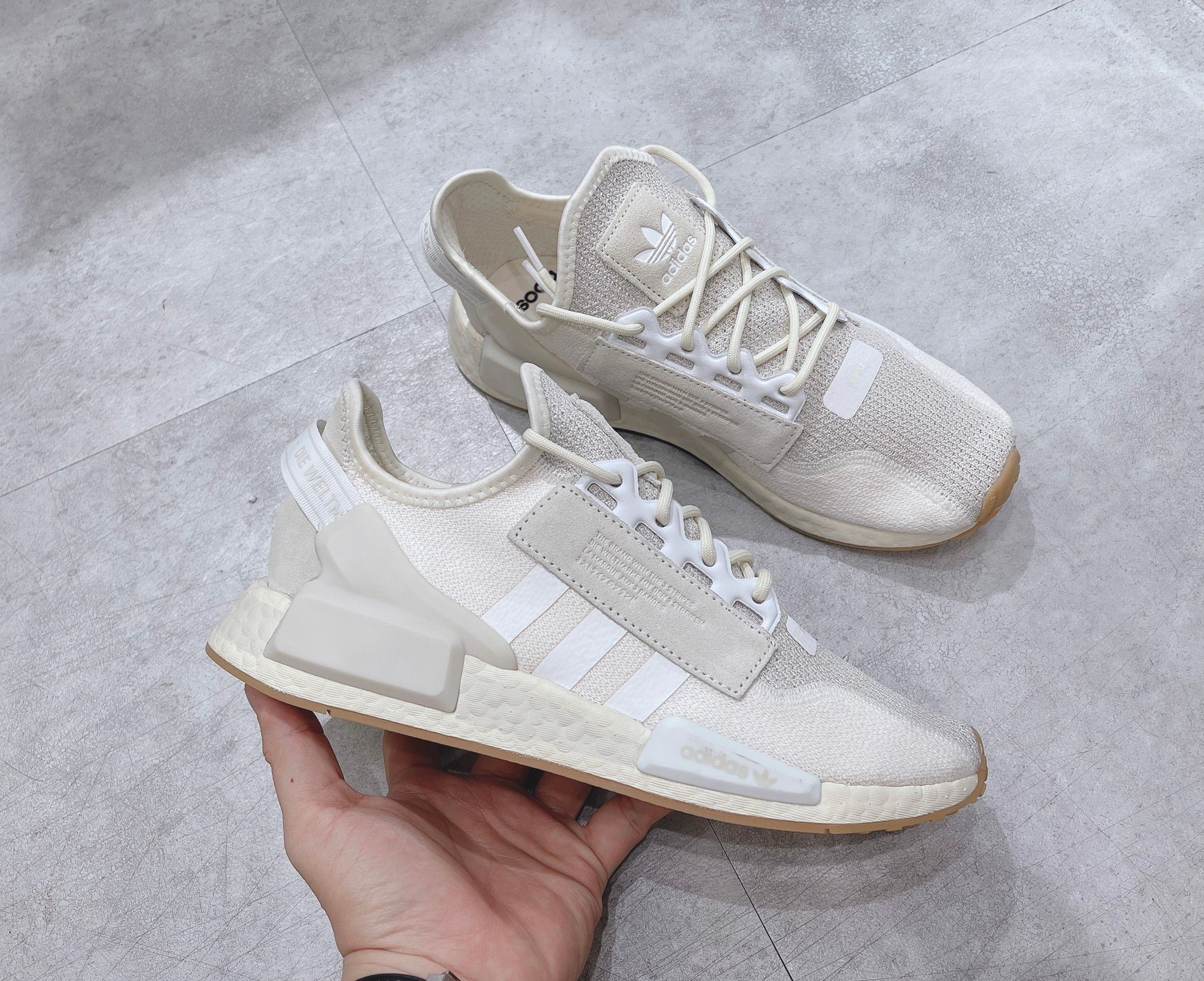 0116 - HÀNG CHÍNH HÃNG - GIÀY ADIDAS NMD R1 V2 - *SA MẠC* - 2021** - Code: H01252
