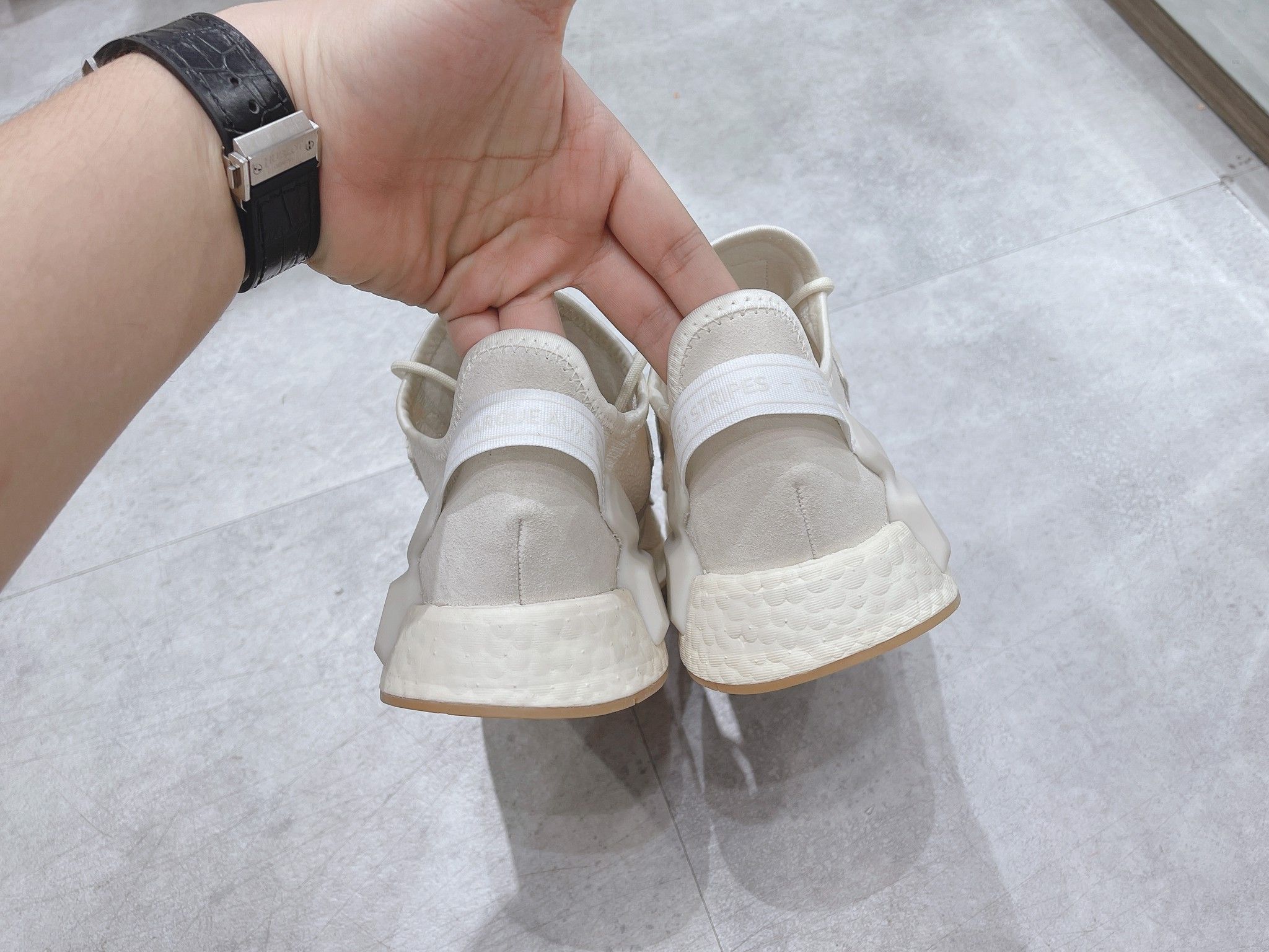 0116 - HÀNG CHÍNH HÃNG - GIÀY ADIDAS NMD R1 V2 - *SA MẠC* - 2021** - Code: H01252