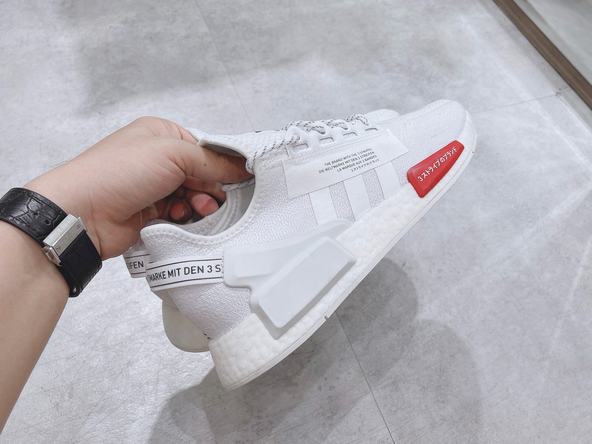 0117 - HÀNG CHÍNH HÃNG - GIÀY ADIDAS NMD R1 V2 - *TRẮNG chữ NHẬT* - 2021** - Code: GW5162