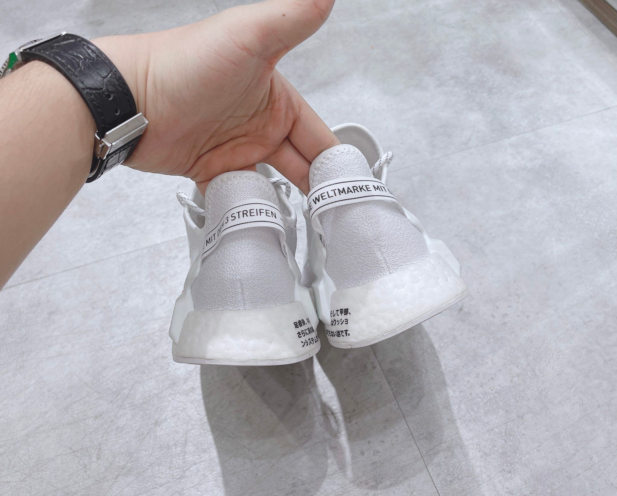0117 - HÀNG CHÍNH HÃNG - GIÀY ADIDAS NMD R1 V2 - *TRẮNG chữ NHẬT* - 2021** - Code: GW5162