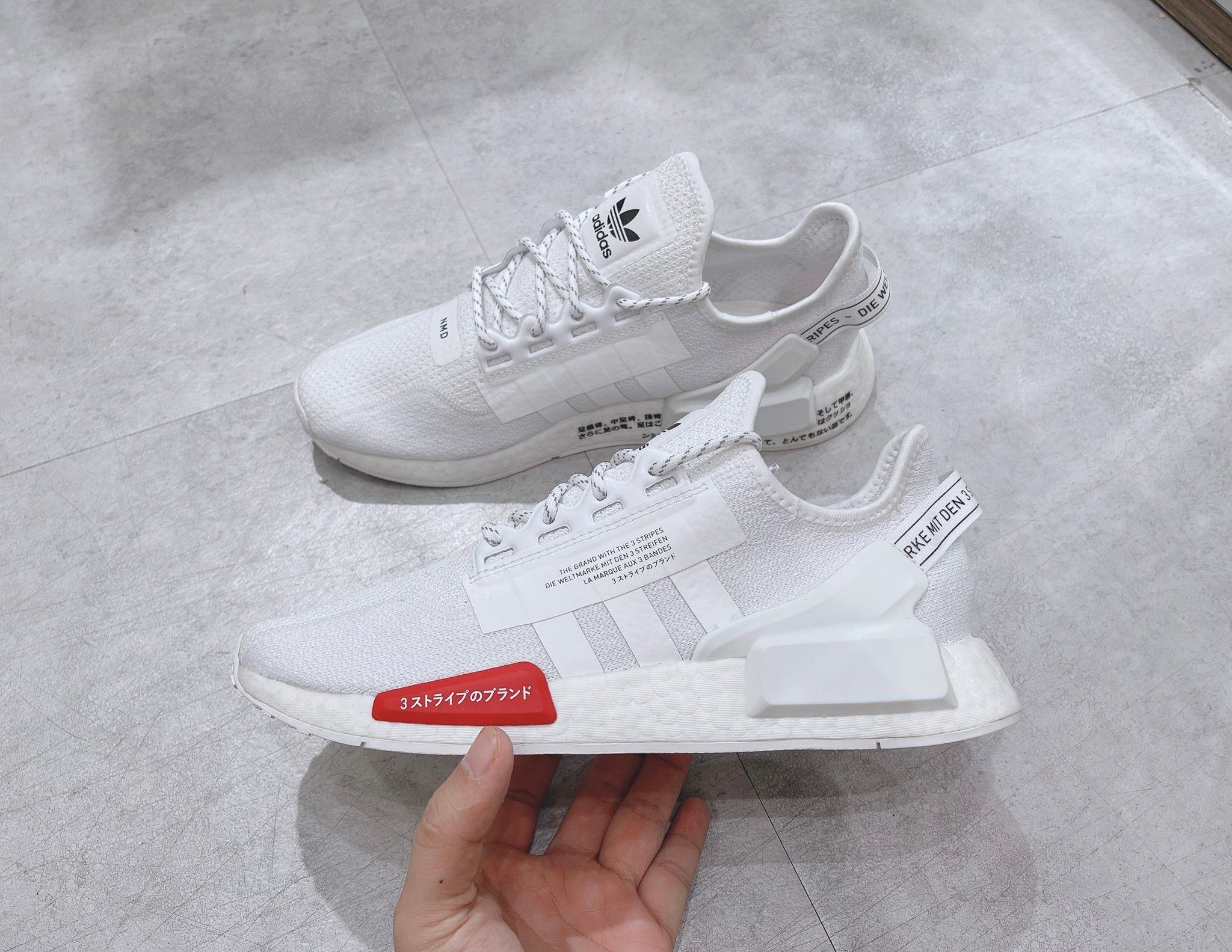 0117 - HÀNG CHÍNH HÃNG - GIÀY ADIDAS NMD R1 V2 - *TRẮNG chữ NHẬT* - 2021** - Code: GW5162