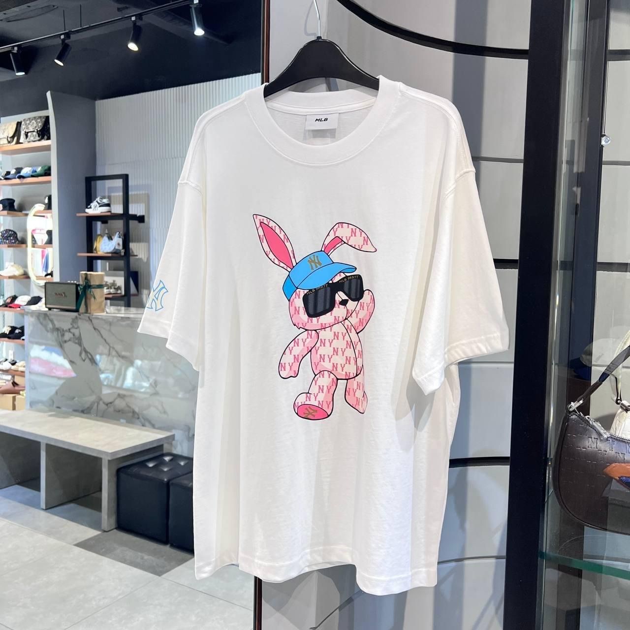 1158 - HÀNG CHÍNH HÃNG - ÁO THUN MLB - NEW YEAR RABBIT - TRẮNG - CODE: 3ATSQ0131-50CRS