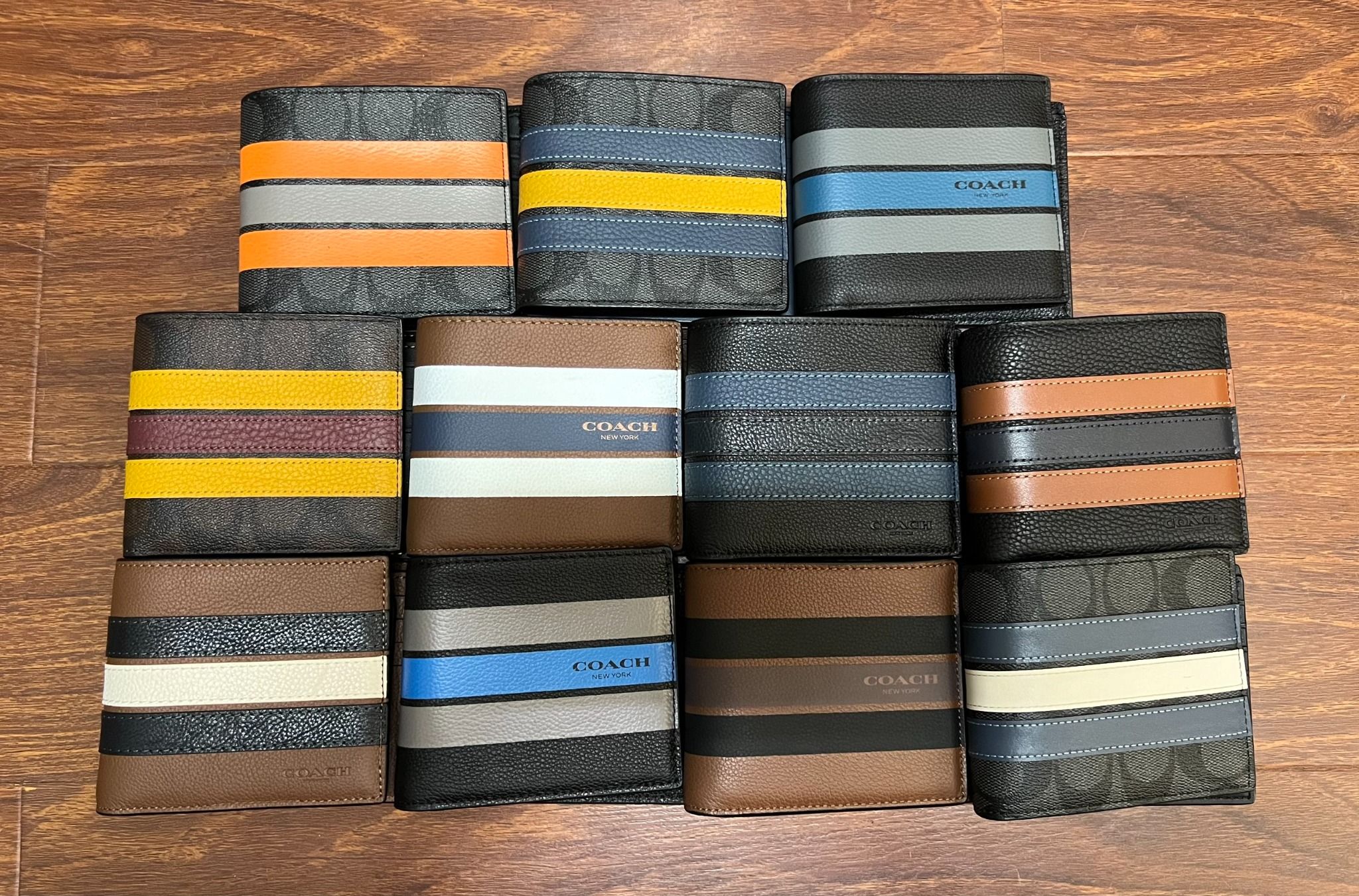 1753- HÀNG CHÍNH HÃNG - Ví Coach Ngắn Logo Nâu Khủng Long 850K *2024