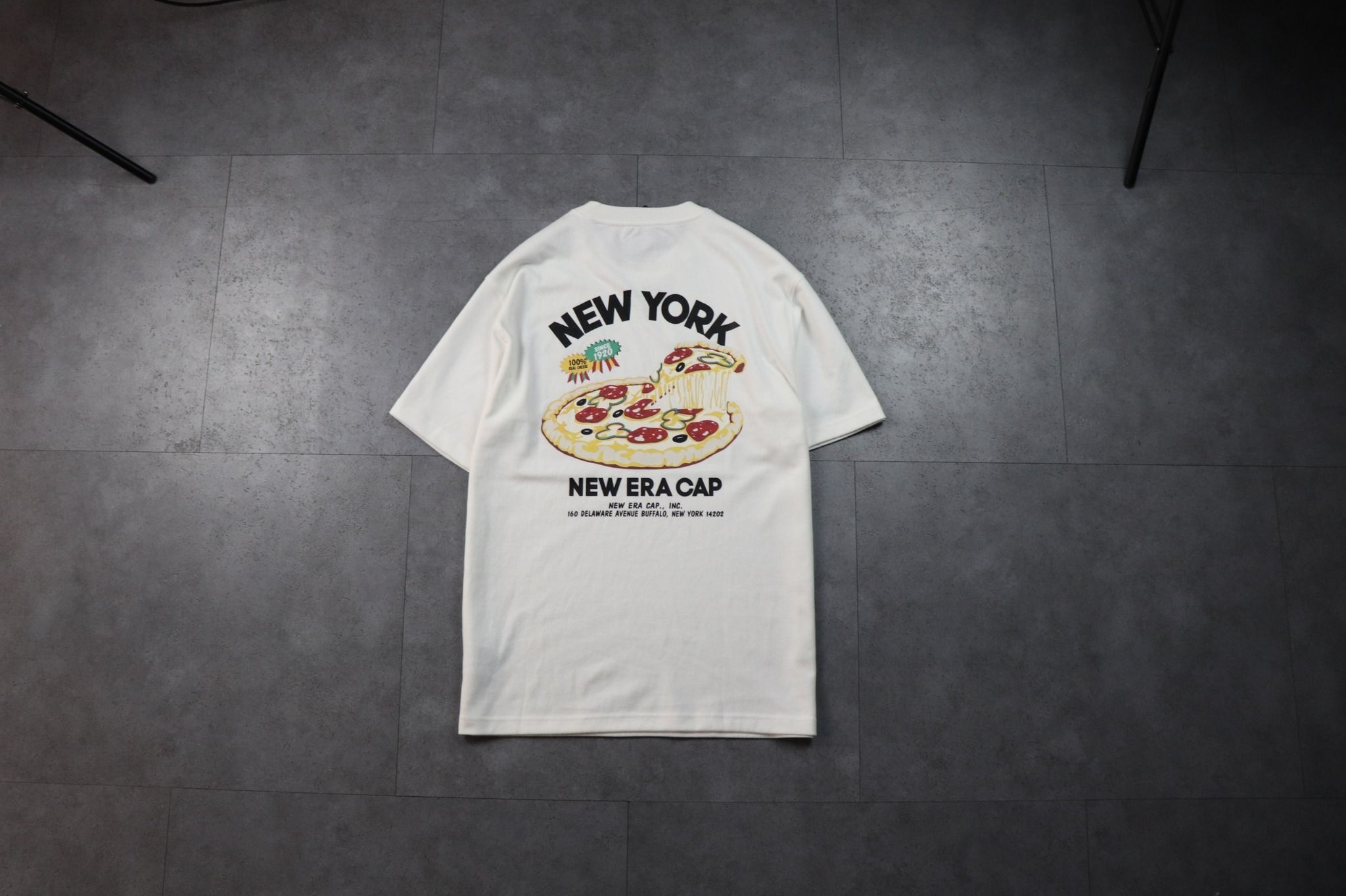 0821 - HÀNG CHÍNH HÃNG - ÁO THUN NEW ERA - HÌNH PIZZA TRẮNG - *WHITE* - Code: 12715201