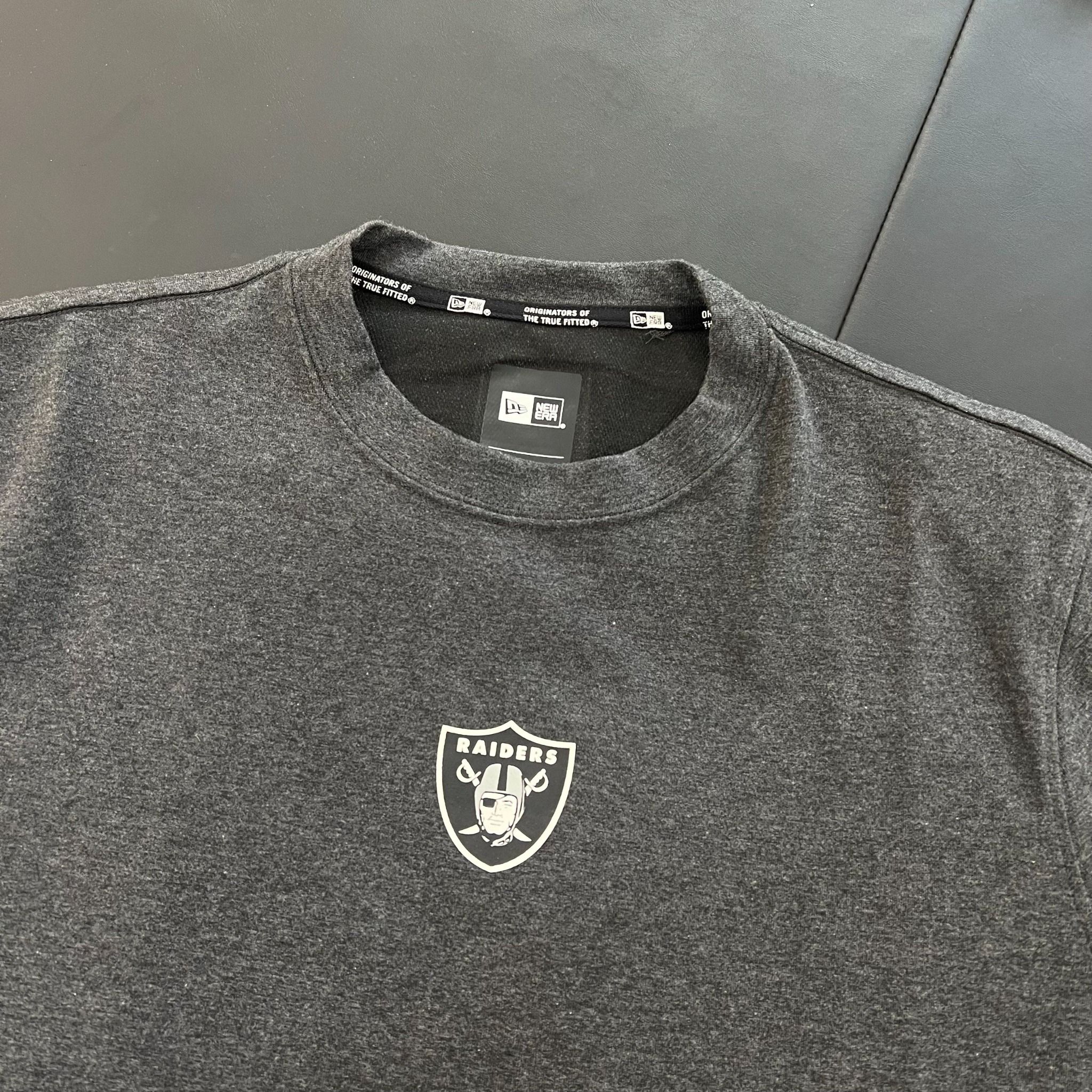 0760 - HÀNG CHÍNH HÃNG - ÁO THUN NEW ERA - RAIDER XÁM - *DARK GREY* - Code: 12354565