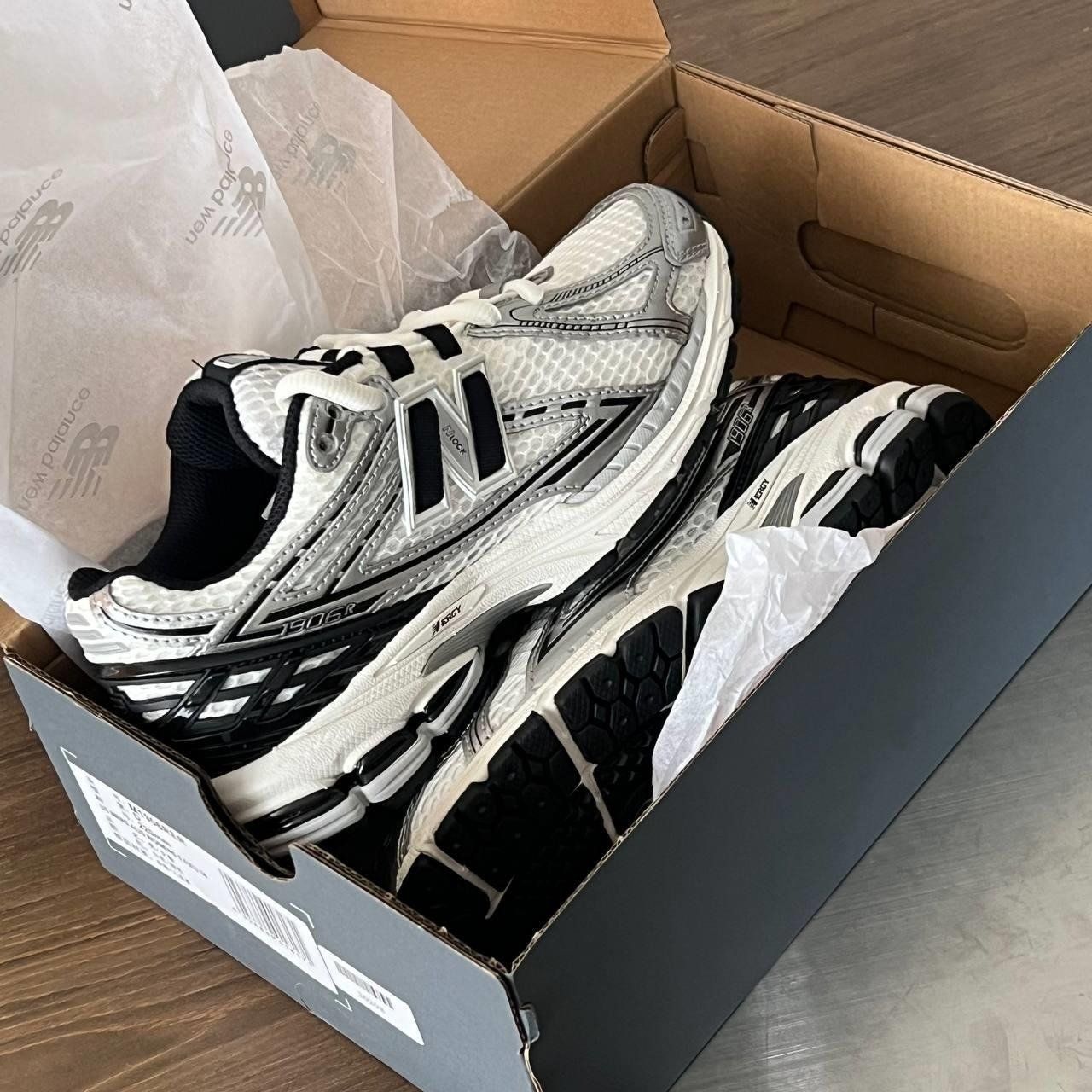 2700 - HÀNG CHÍNH HÃNG - GIÀY NEWBALANCE 1906R - METALLIC SILVER - CODE: M1906RER