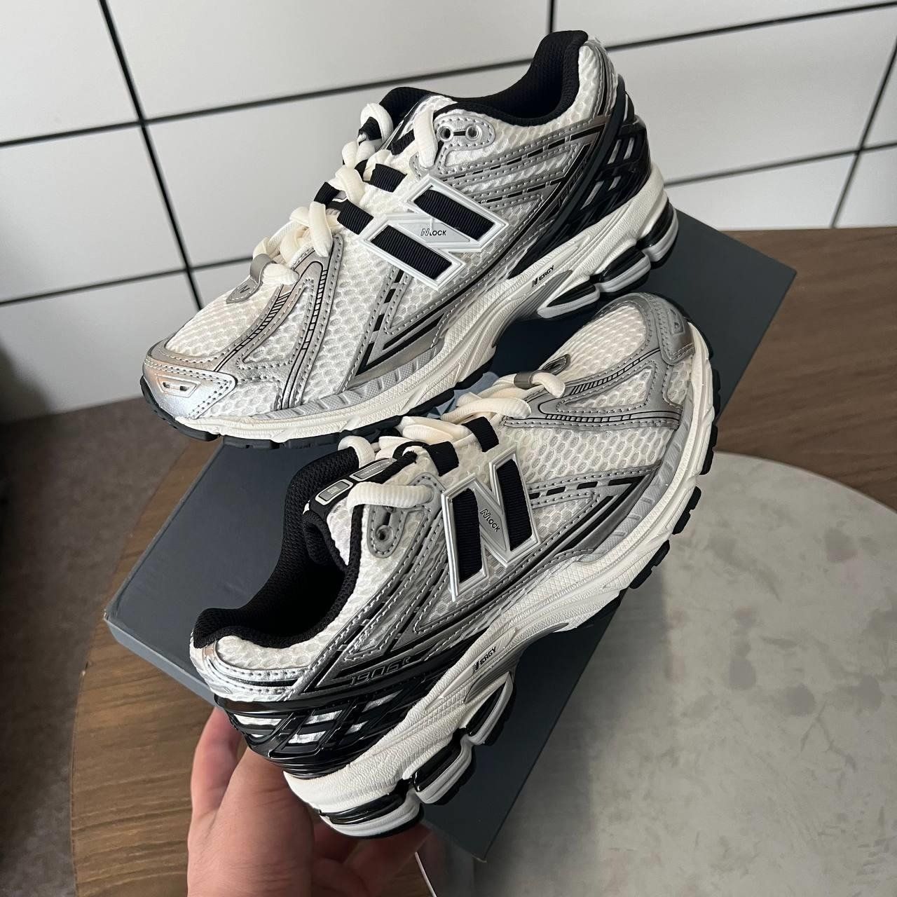 2700 - HÀNG CHÍNH HÃNG - GIÀY NEWBALANCE 1906R - METALLIC SILVER - CODE: M1906RER