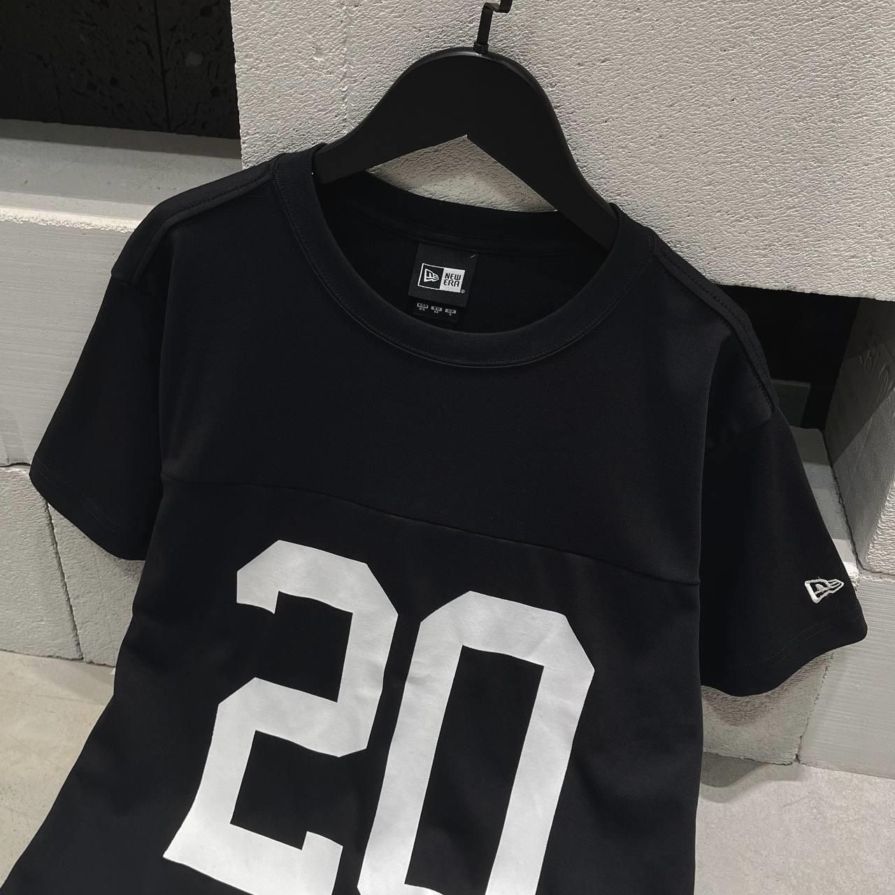 0711 - HÀNG CHÍNH HÃNG - ÁO THUN NEW ERA - LOGO SỐ 20 ĐEN - *BLACK* - Code: 12869828