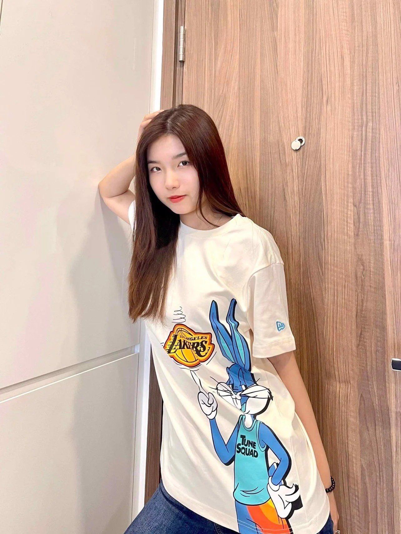 0689 - HÀNG CHÍNH HÃNG - ÁO THUN NEW ERA - HÌNH THỎ BUNNY CHICAGO BULLS BE - *BEIGE* - Code: 13086599