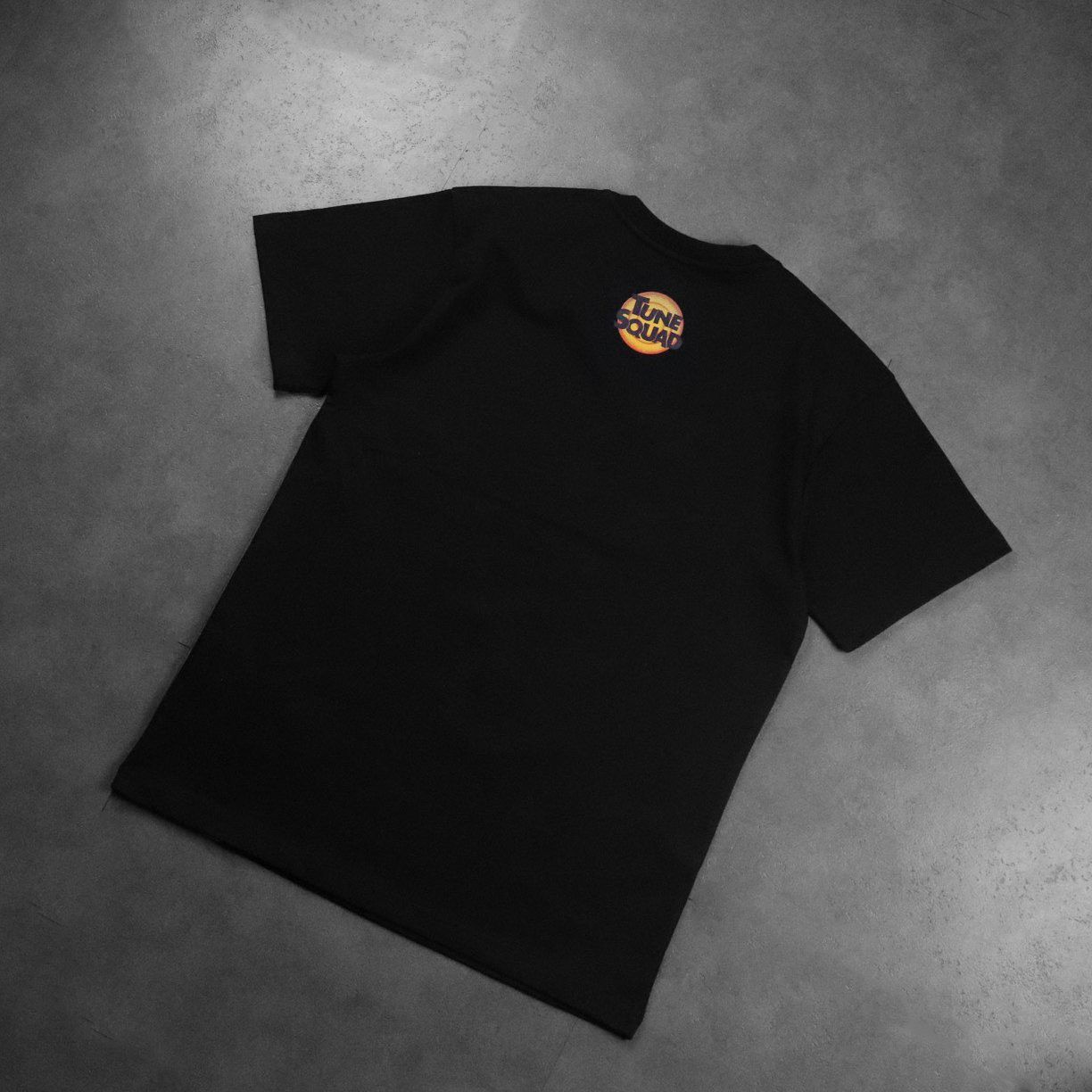 0688 - HÀNG CHÍNH HÃNG - ÁO THUN NEW ERA - HÌNH THỎ BUNNY CHICAGO BULLS ĐEN - *BLACK* - Code: 13053409