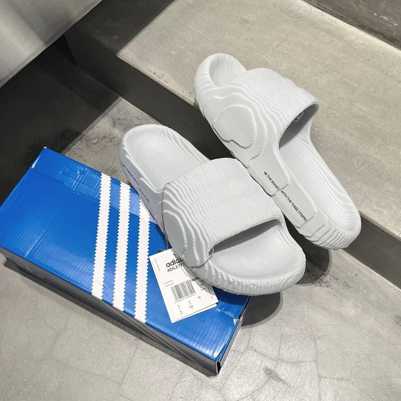 1016 - HÀNG CHÍNH HÃNG - DÉP ADIDAS 22 - BẬC THANG * XÁM NHẠT * - CODE: HQ6465