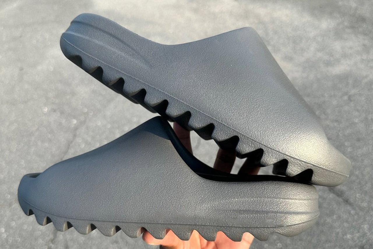 1696 - HÀNG CHÍNH HÃNG - DÉP YEEZY SLIDE GRANITE - XÁM ĐEN - CODE : ID4132
