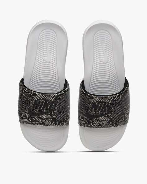 1726 - HÀNG CHÍNH HÃNG - DÉP NIKE VICTORI ONE SNAKE - CODE: CN9676-007