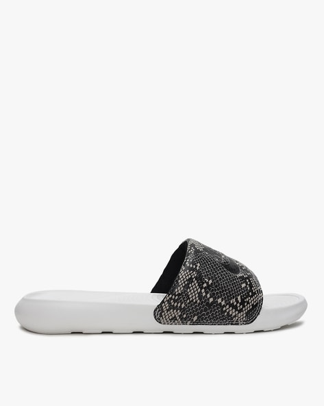 1726 - HÀNG CHÍNH HÃNG - DÉP NIKE VICTORI ONE SNAKE - CODE: CN9676-007