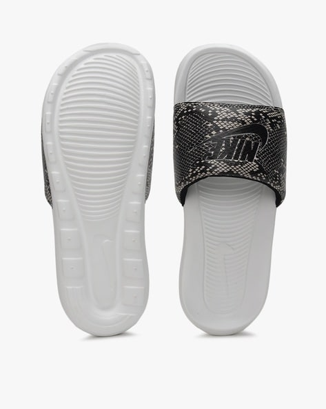 1726 - HÀNG CHÍNH HÃNG - DÉP NIKE VICTORI ONE SNAKE - CODE: CN9676-007