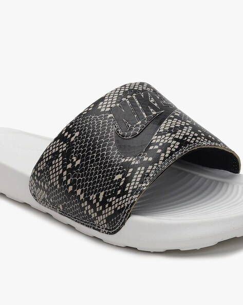 1726 - HÀNG CHÍNH HÃNG - DÉP NIKE VICTORI ONE SNAKE - CODE: CN9676-007