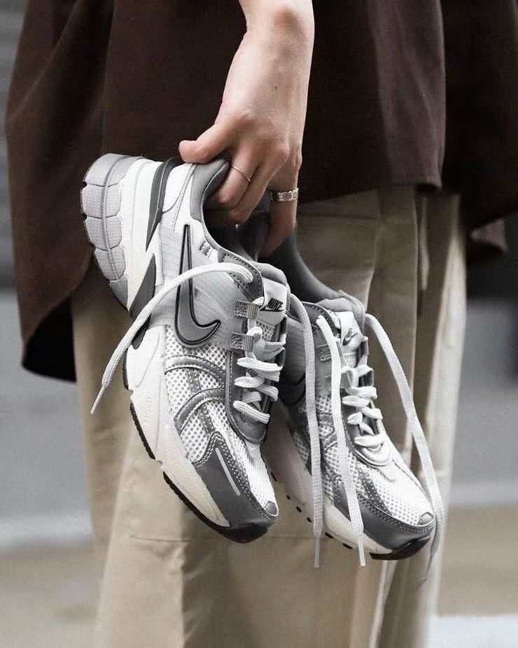 2522 - HÀNG CHÍNH HÃNG - GIÀY NIKE V2K RUN - PLATINUM - CODE: FD0736-003