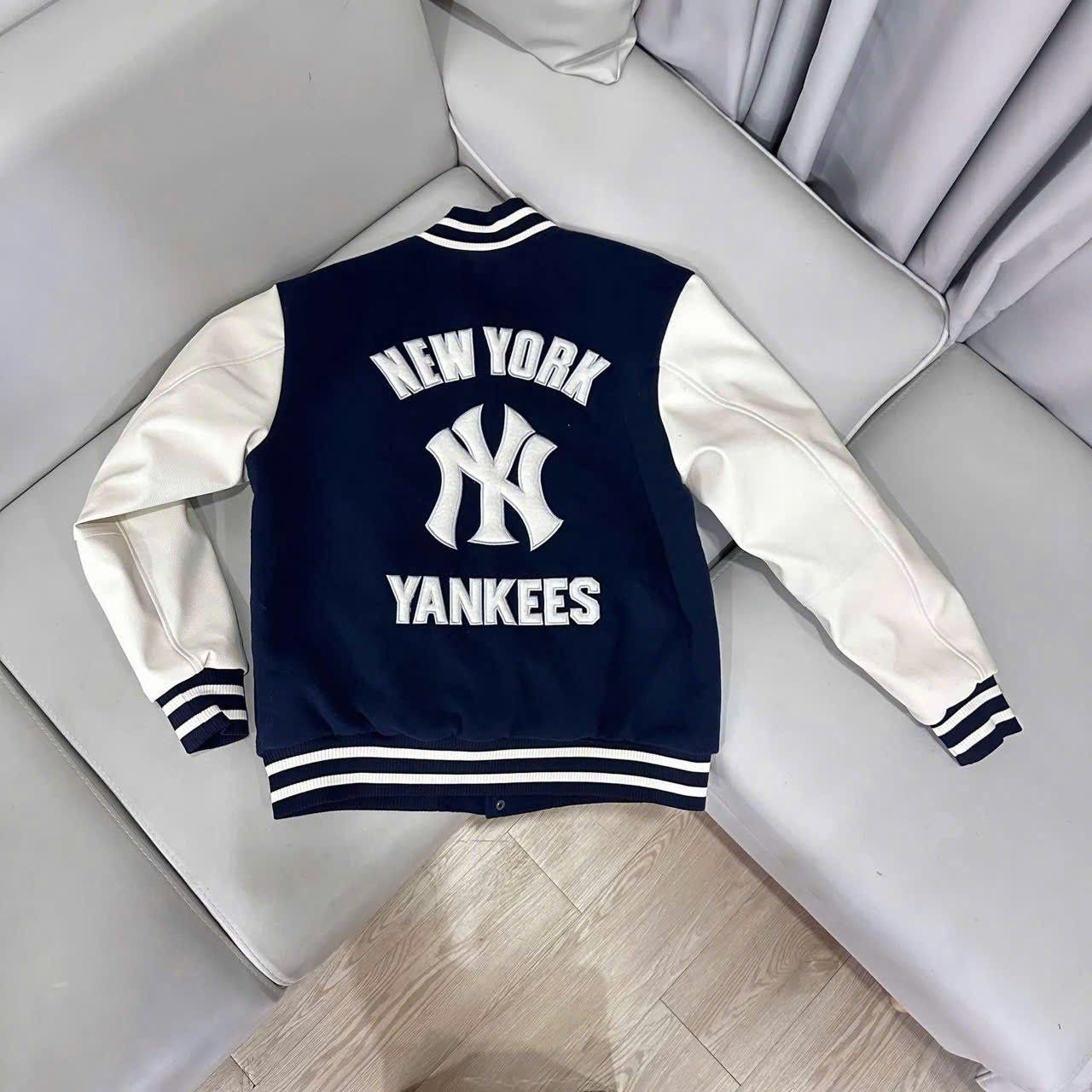 2594 - HÀNG CHÍNH HÃNG - ÁO KHOÁC NEW ERA - VARSITY - NY YANKEES NAVY - CODE: 13783959